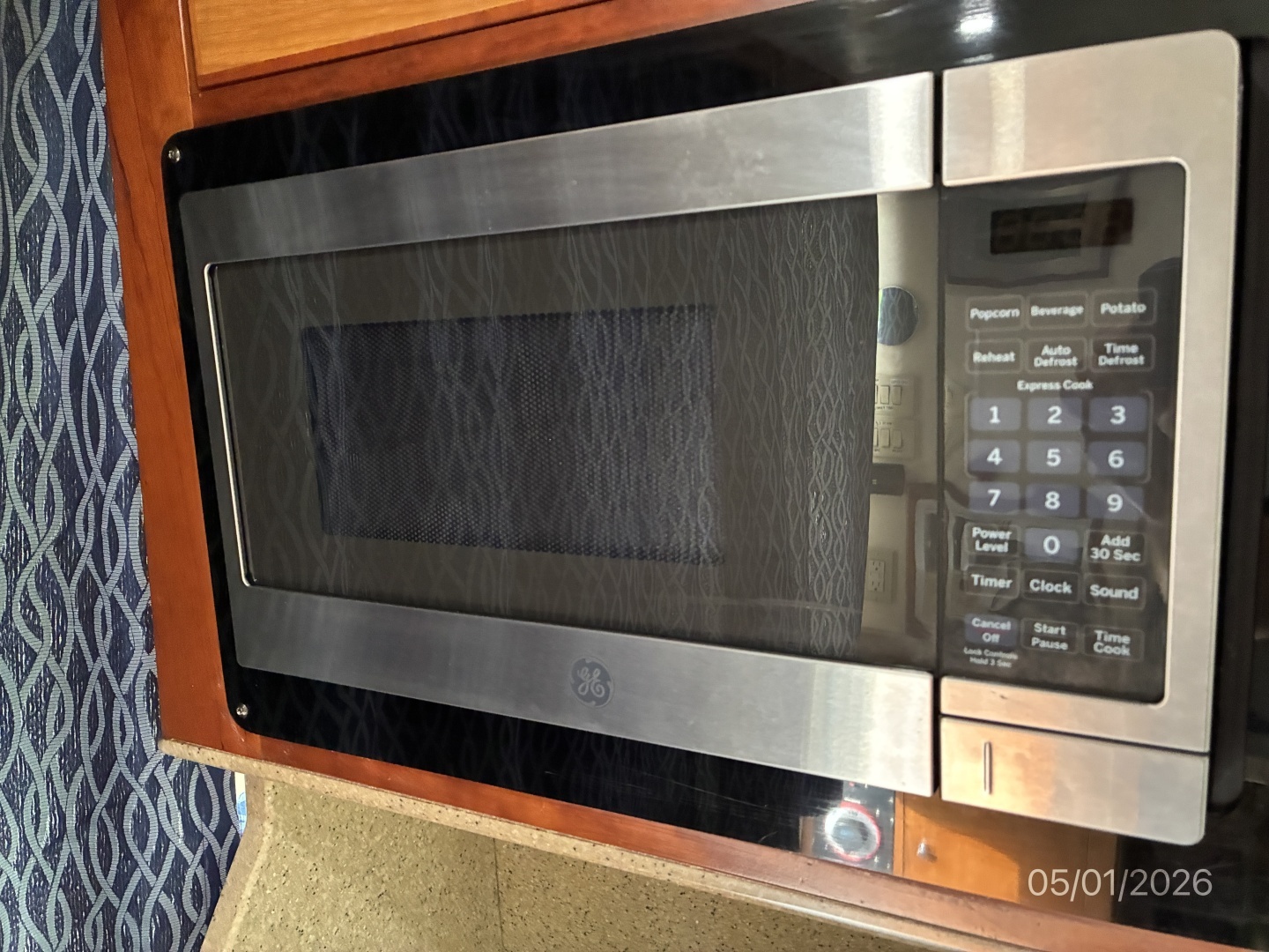 2005 Luhrs Convertible - Image 30