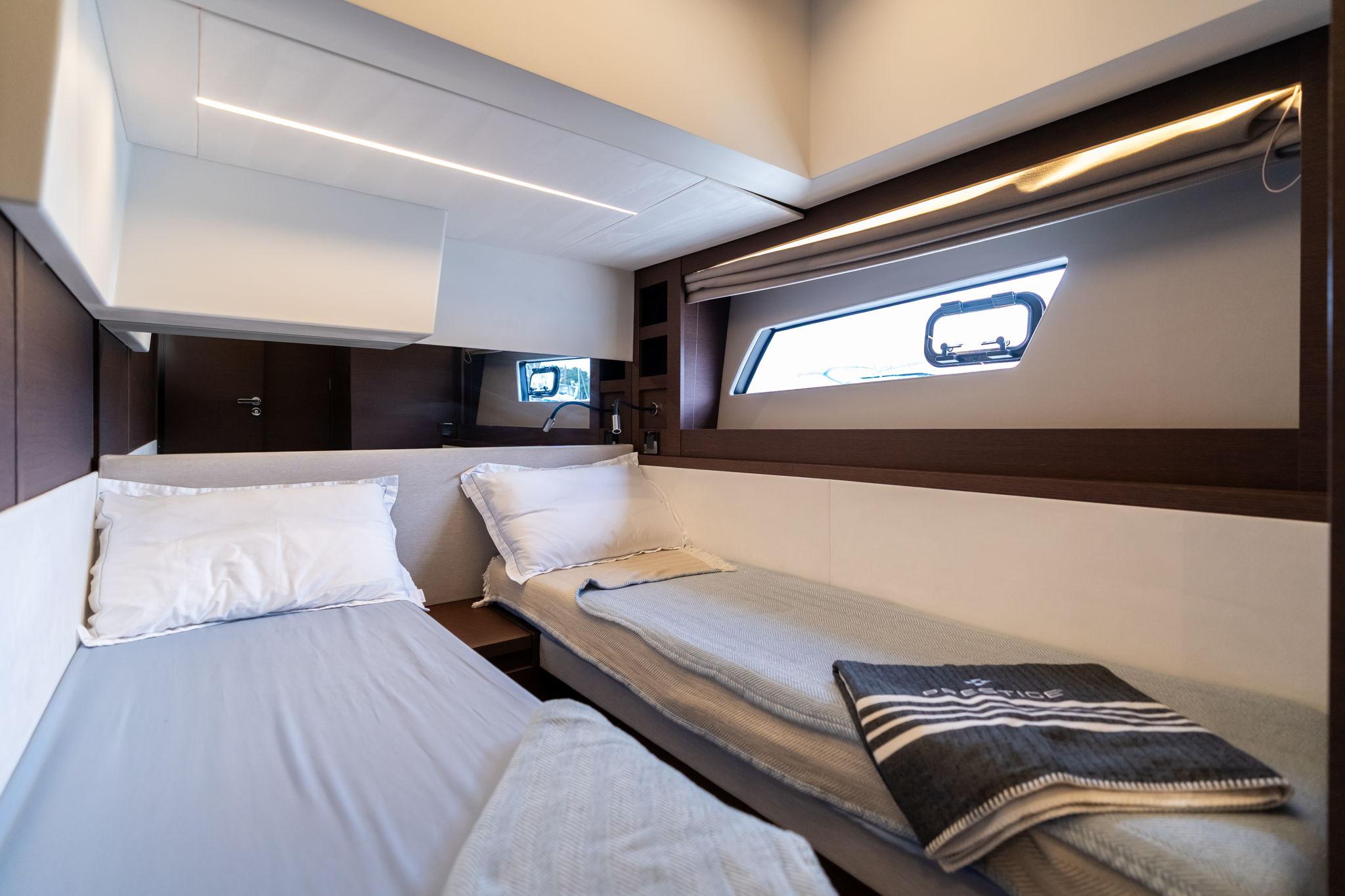 2022 Prestige 520 - 51