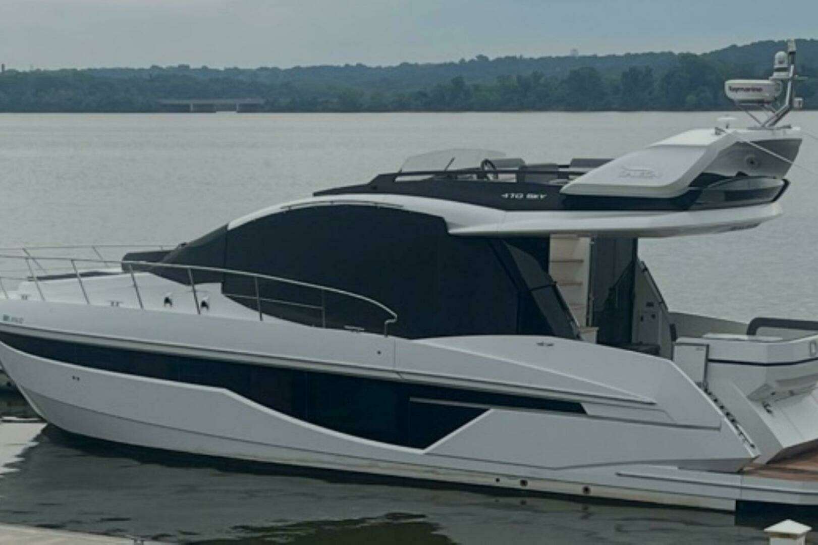 2019 Galeon 470 Sky - Image 3