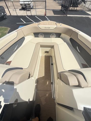2026 Chris-Craft Bowrider Sportster WALKTHROUGH WINDSHIELD LUXURY B - 68