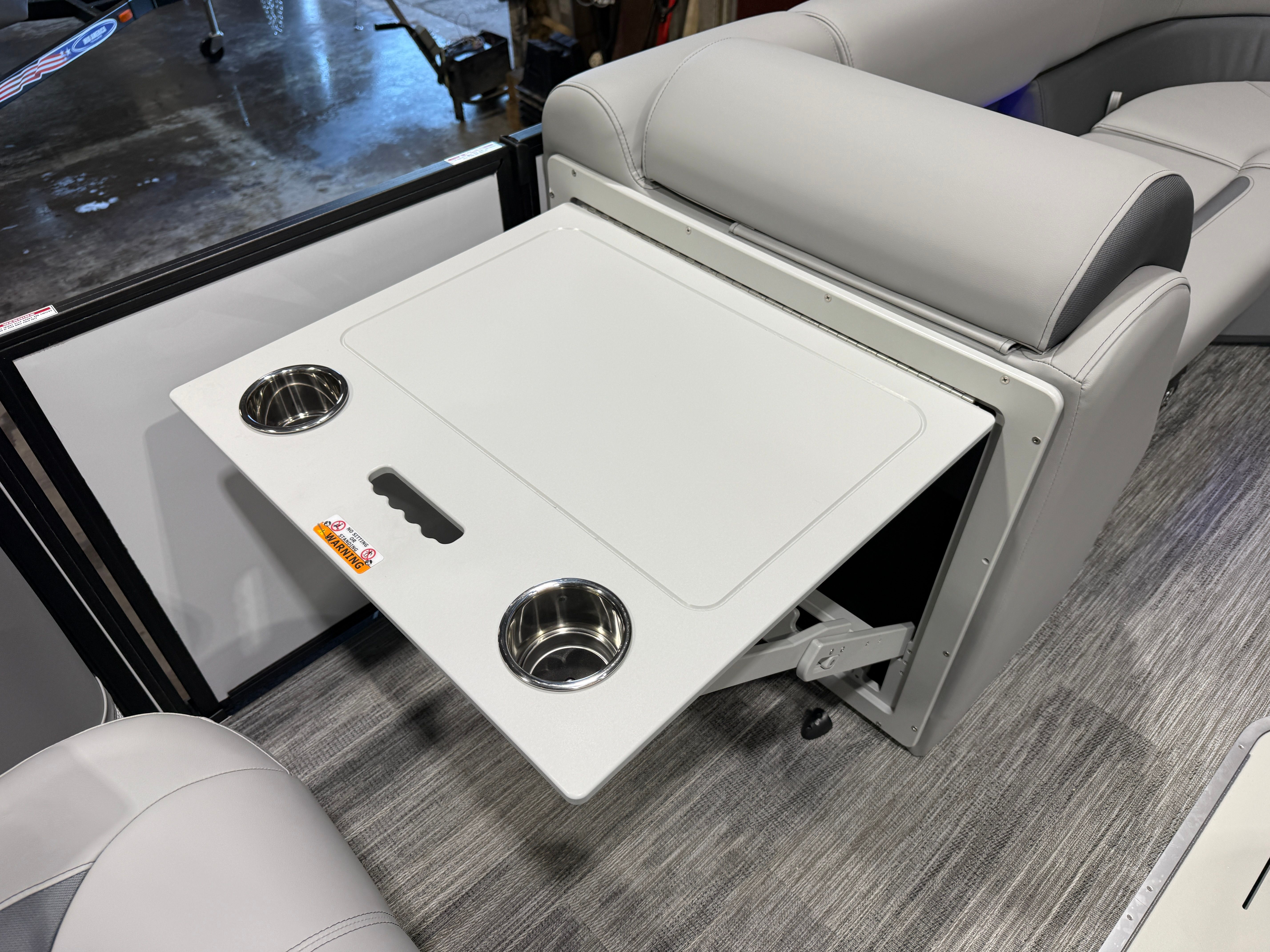 2026 Bentley Pontoons Legacy 200HP Navigator 223 Quad Lounge Tritoon - 28