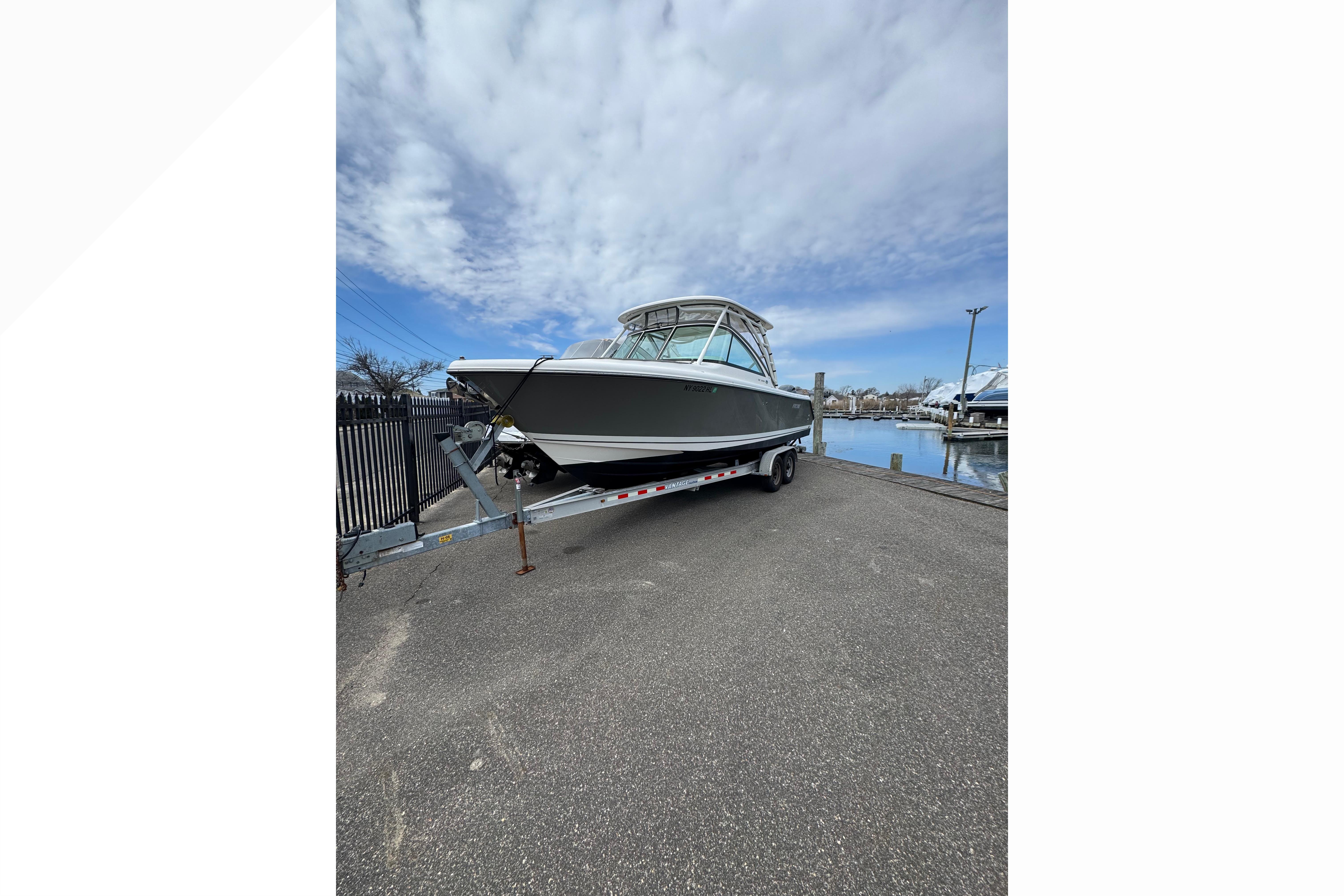 2016 Pursuit DC 265 Dual Console