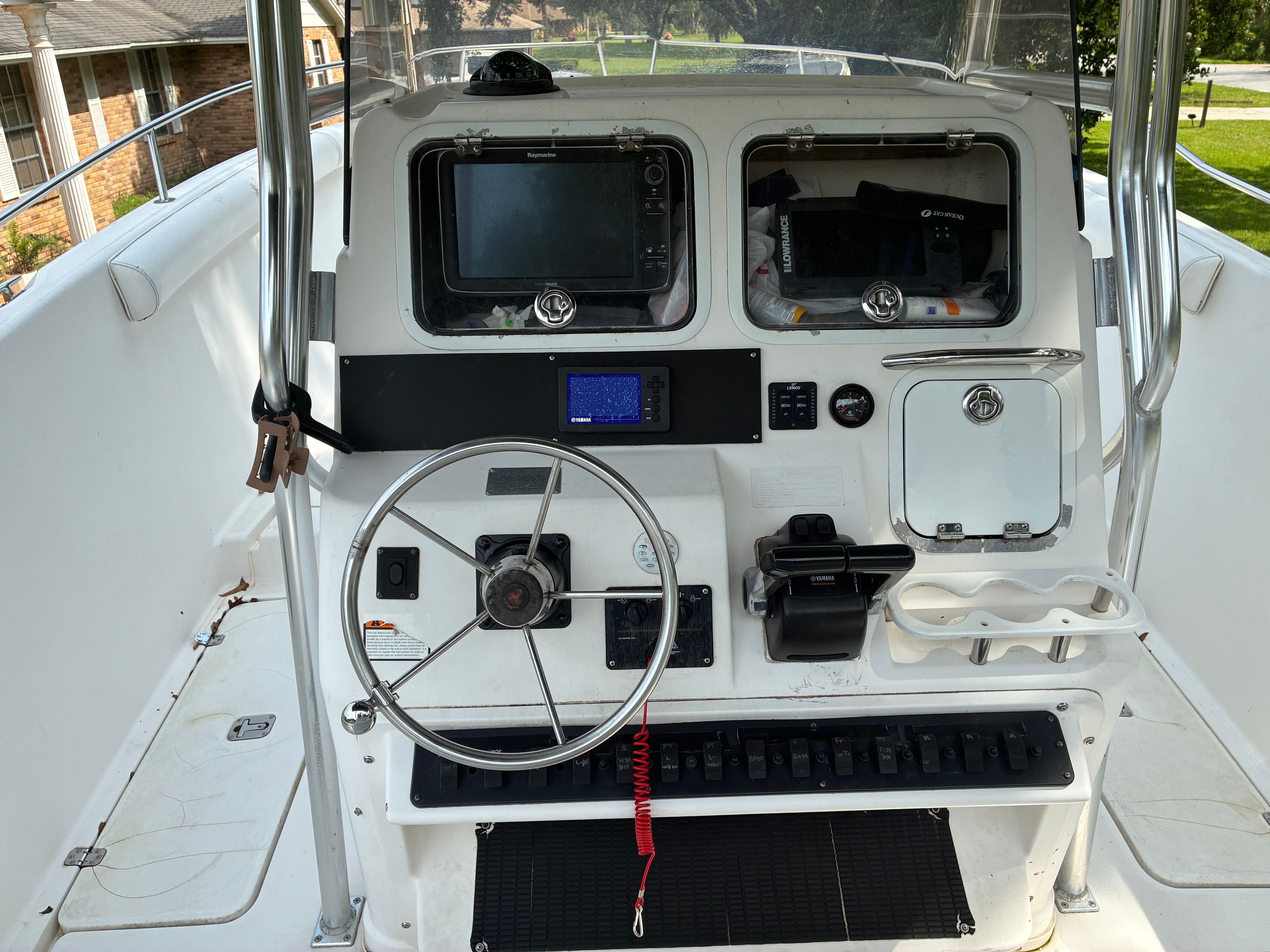 2001 Century 3200 Center Console - 8