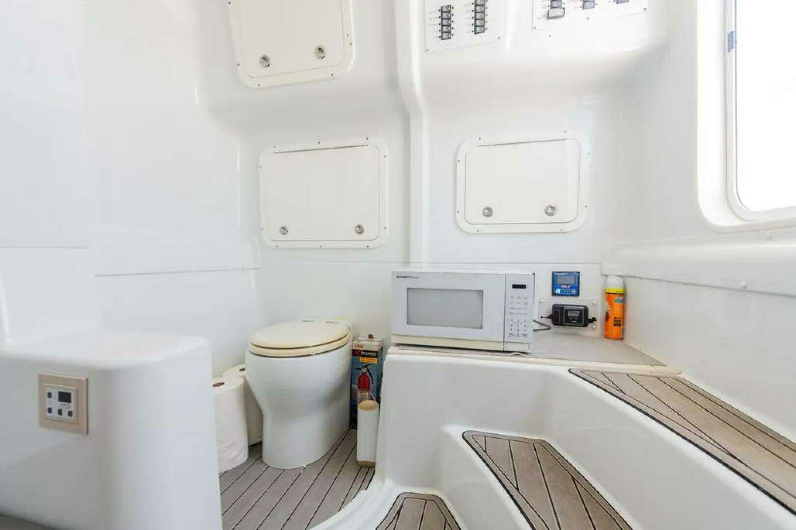 2019 Yellowfin 42 Center Console - Image 17