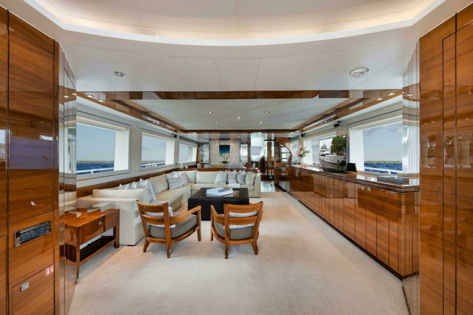 2012 Horizon P110 Tri-Deck - Image 4