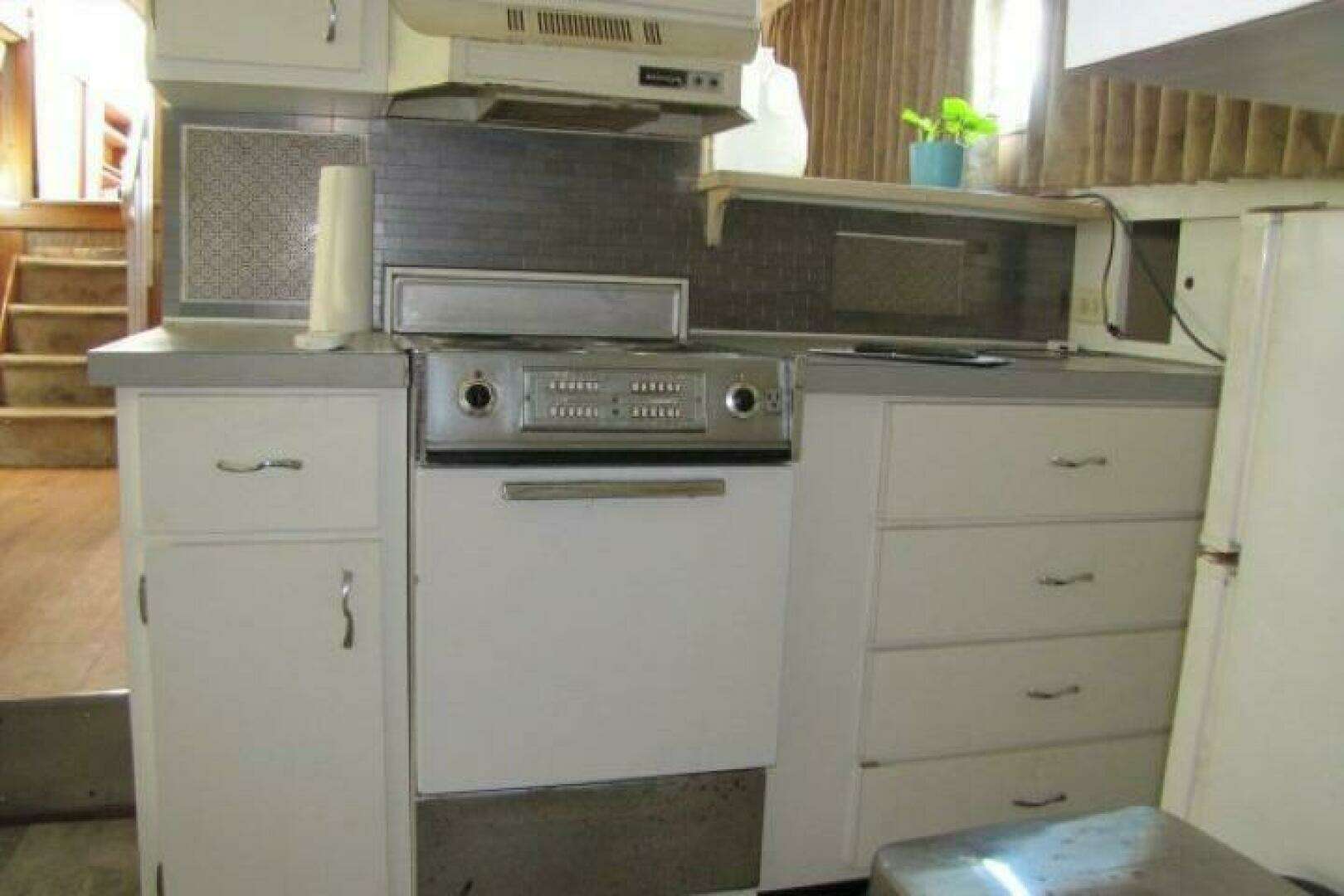 1973 Chris-Craft 55 Commander - Image 32