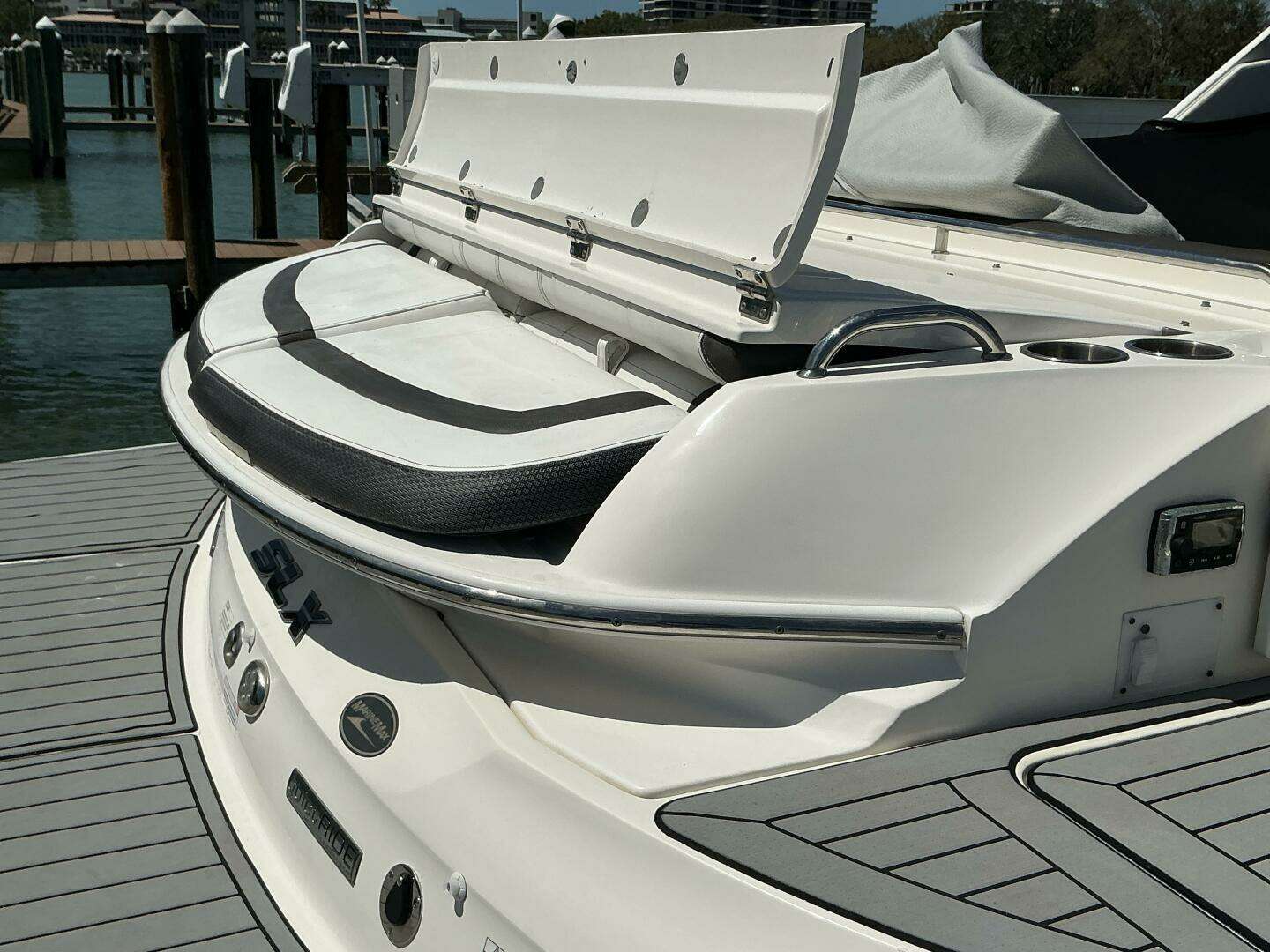 2016 Sea Ray — - Image 3