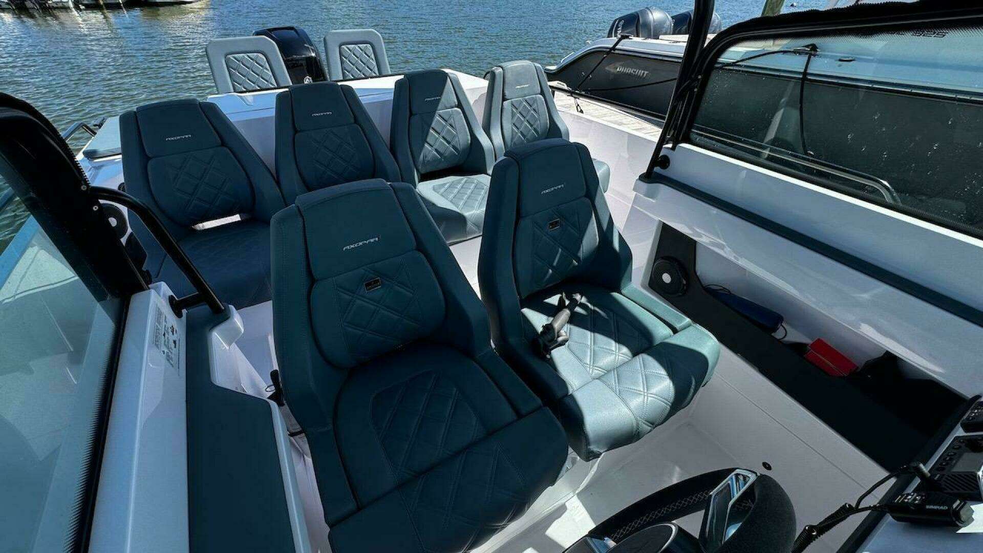 2022 Axopar 28 T-Top - Image 8