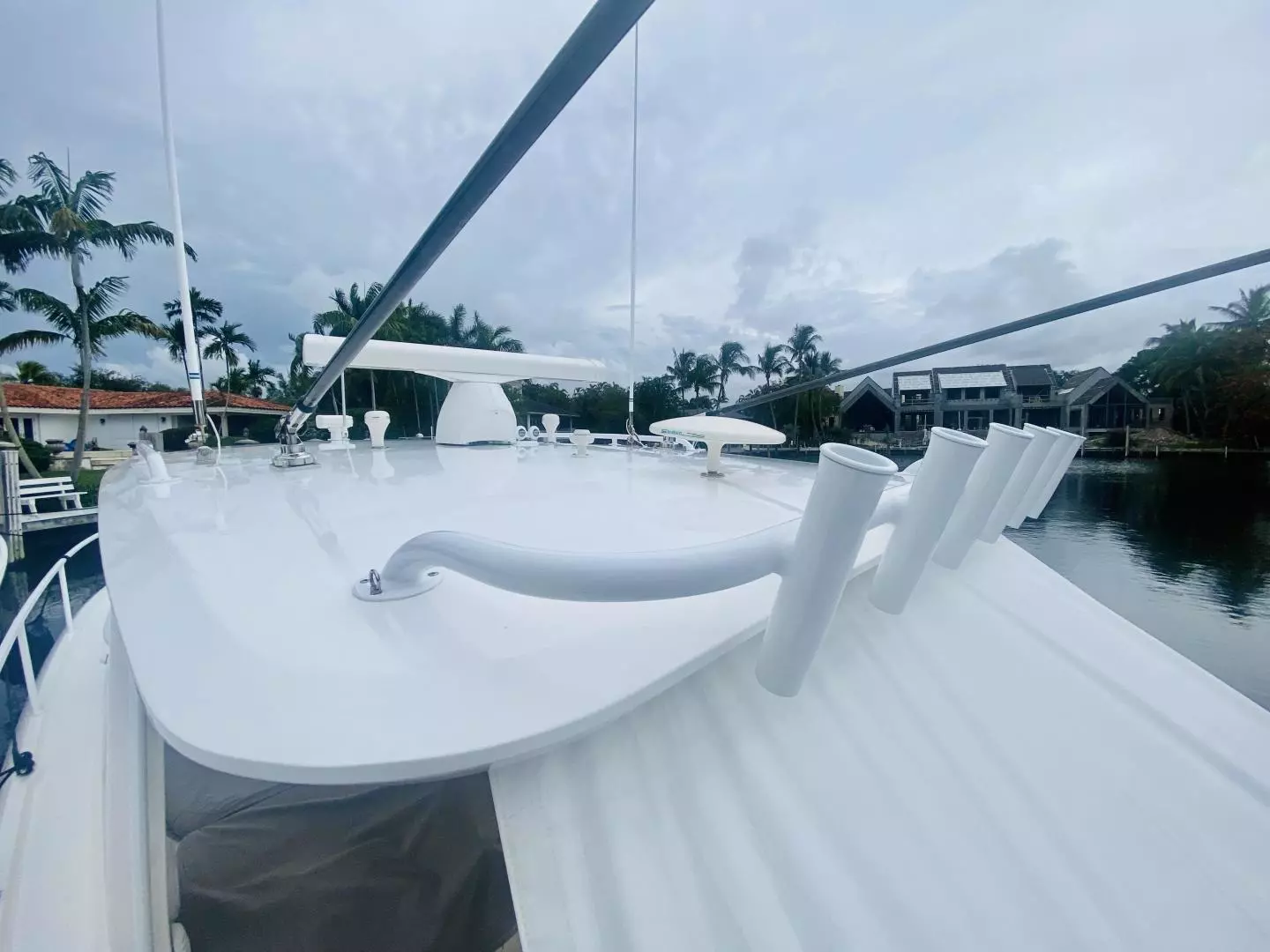 2008 Intrepid 390 Sport Yacht - Image 8