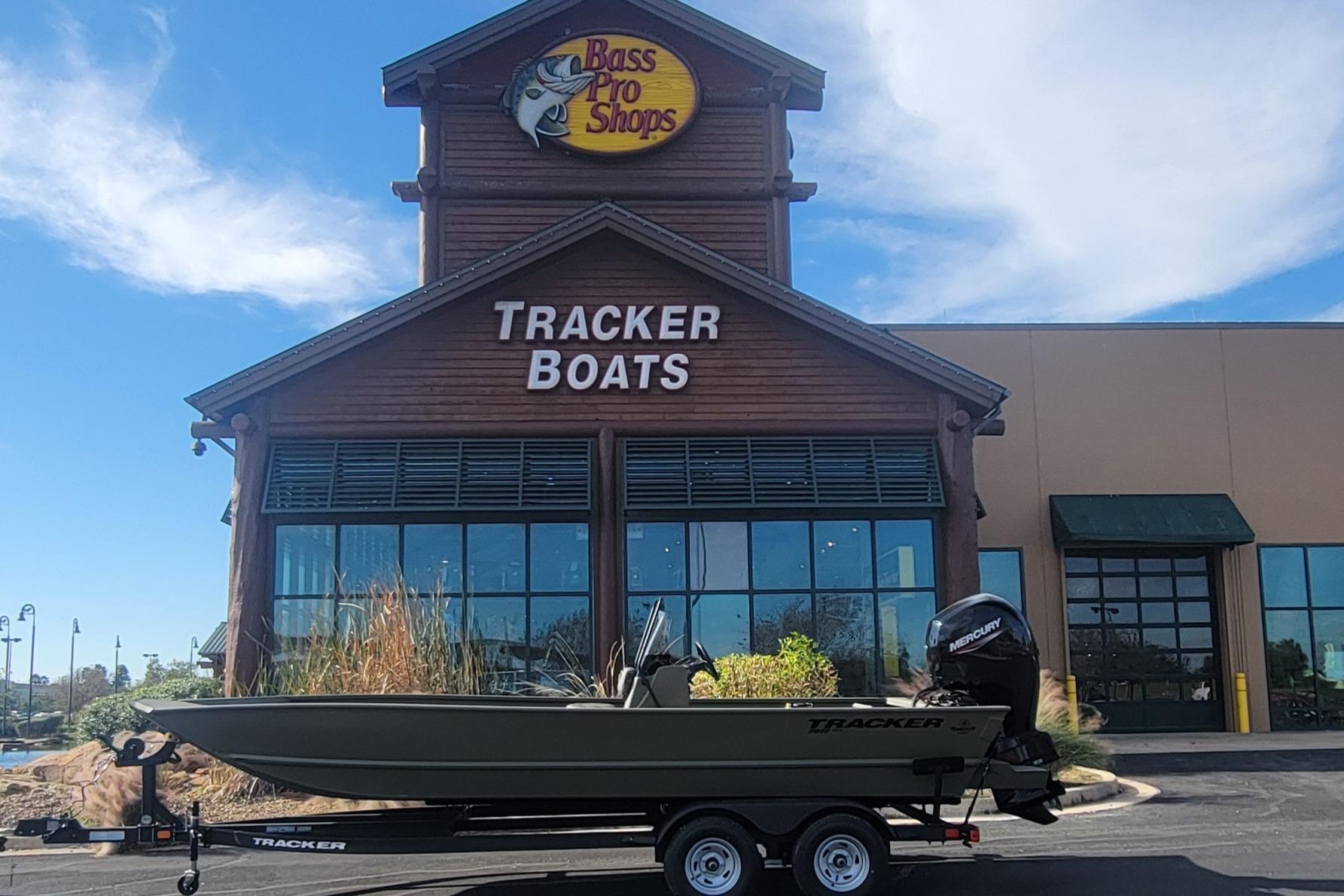2026 Tracker Grizzly 2072 CC