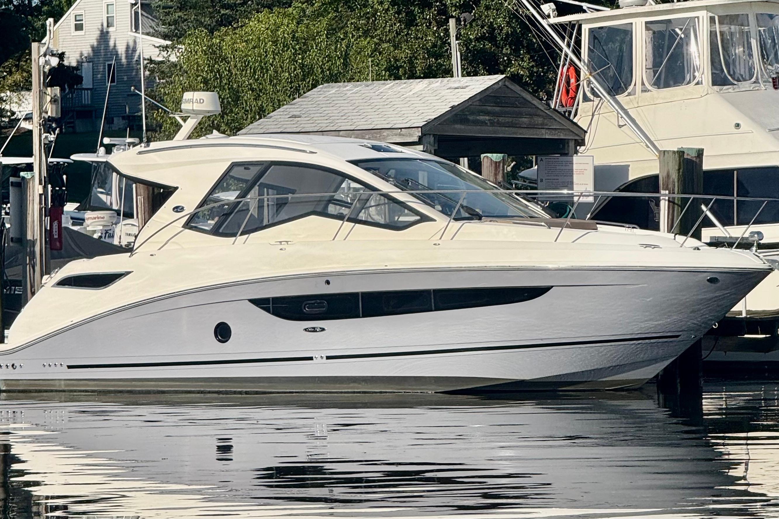 2017 Sea Ray Sundancer 350 Coupe