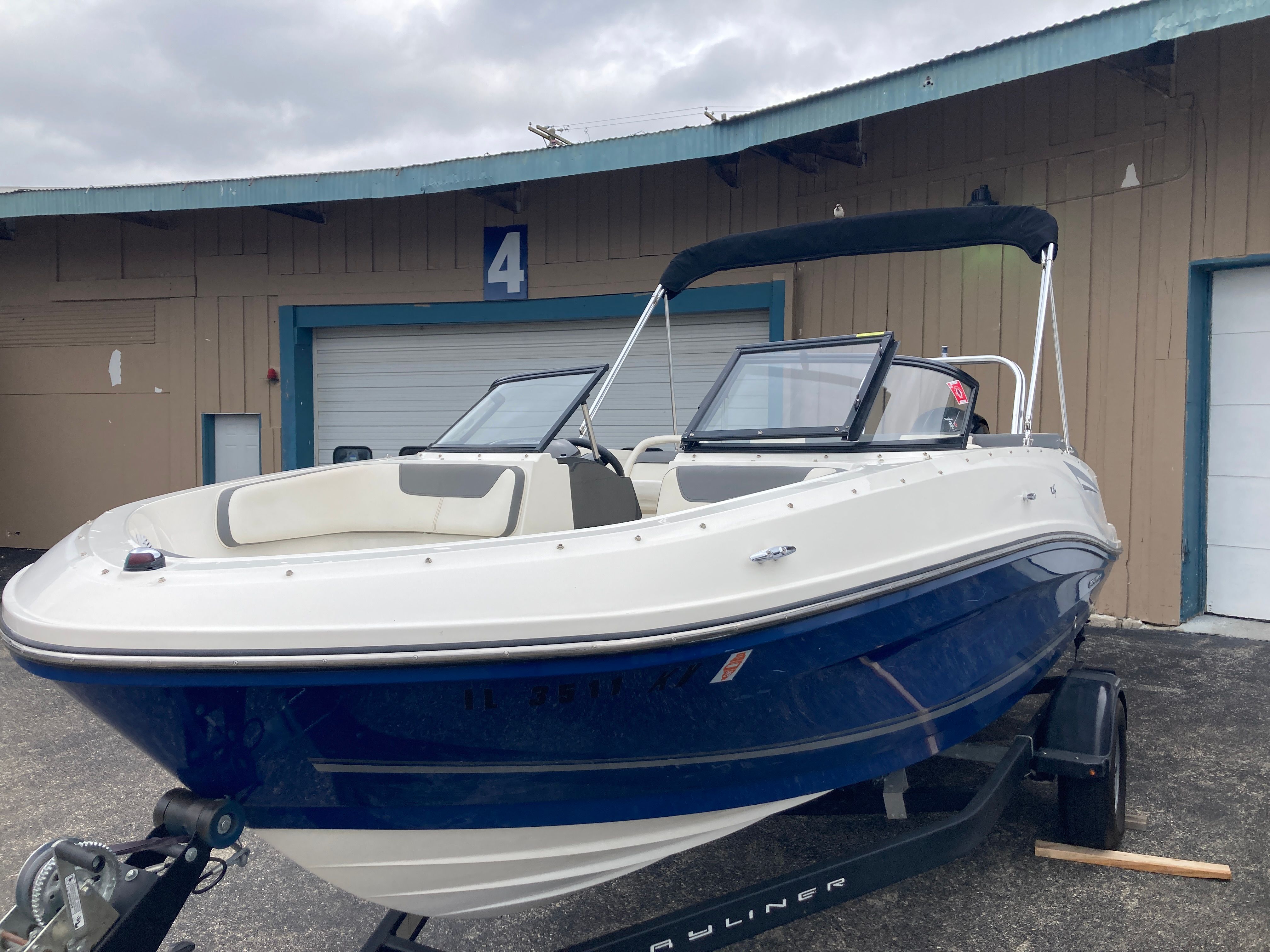 2017 Bayliner VR5