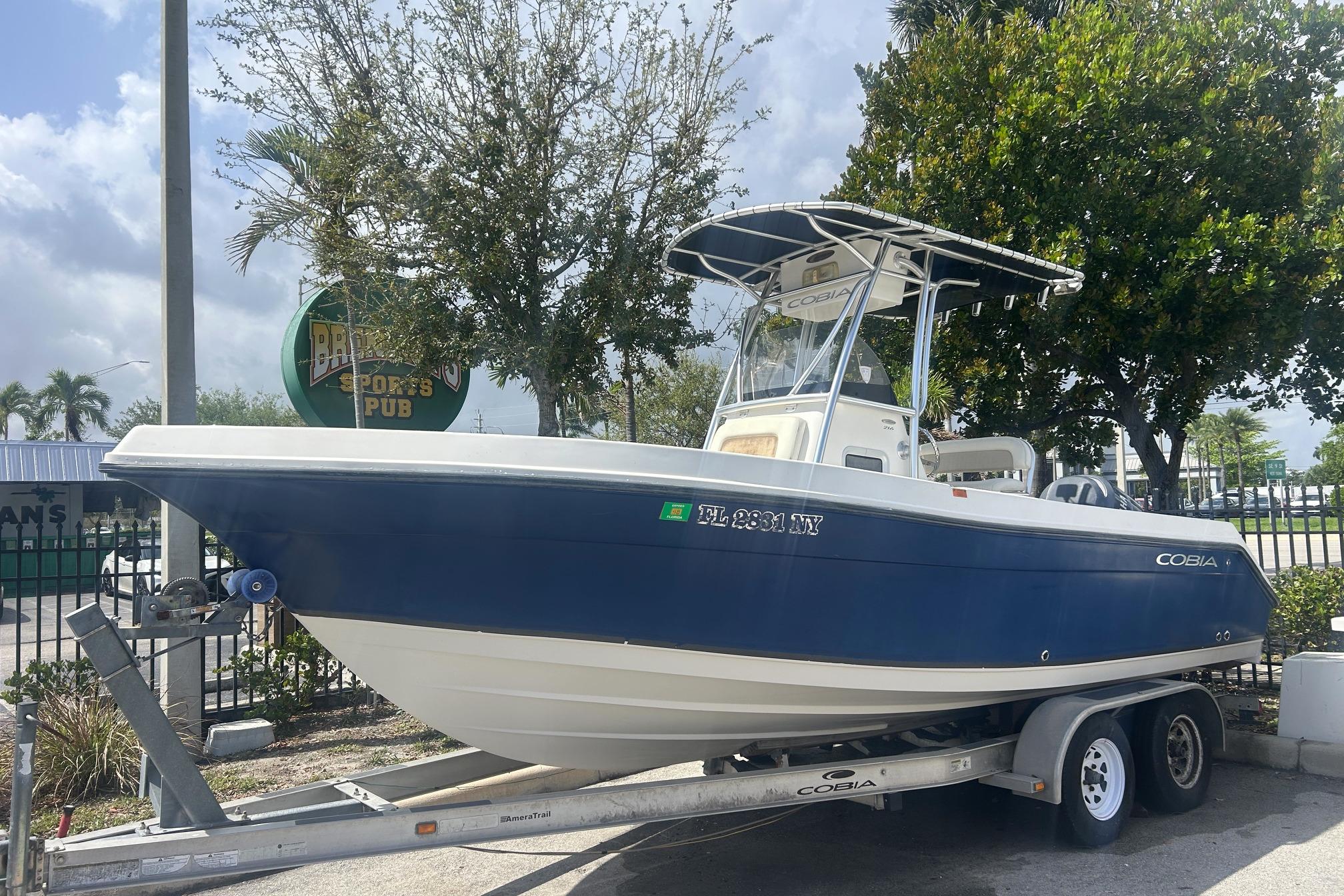 2009 Cobia 216 Center Console