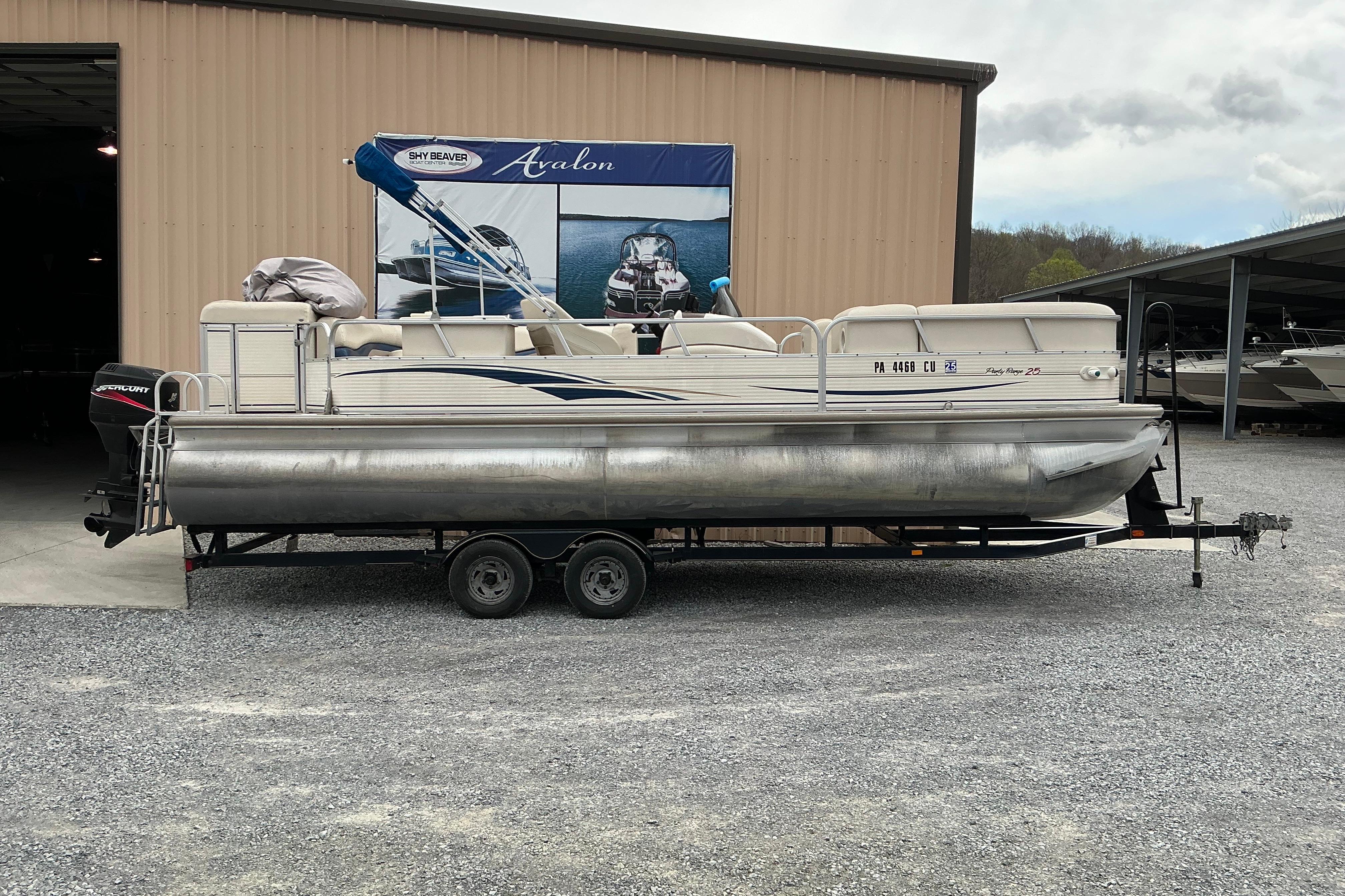 2005 Sun Tracker Party Barge 25 Regency Edition