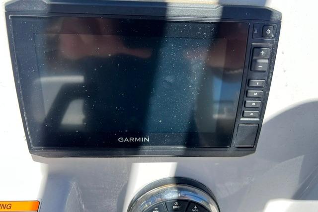 Garmin display on 2019 Yamaha Boats 190 FSH Sport dashboard.