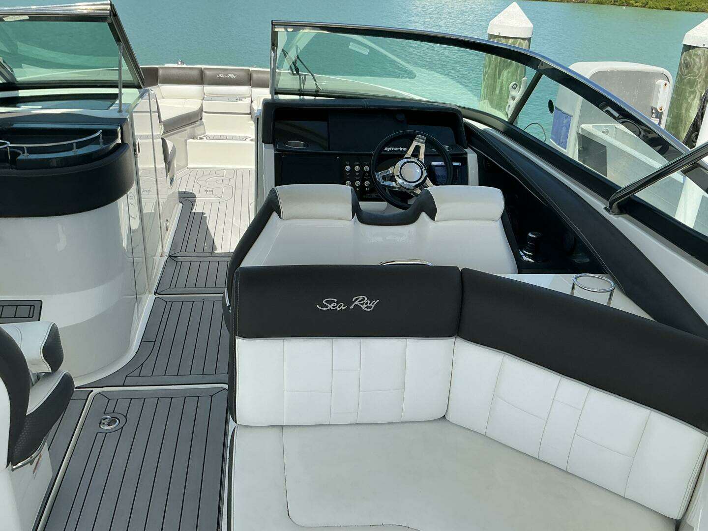 2016 Sea Ray — - Image 11