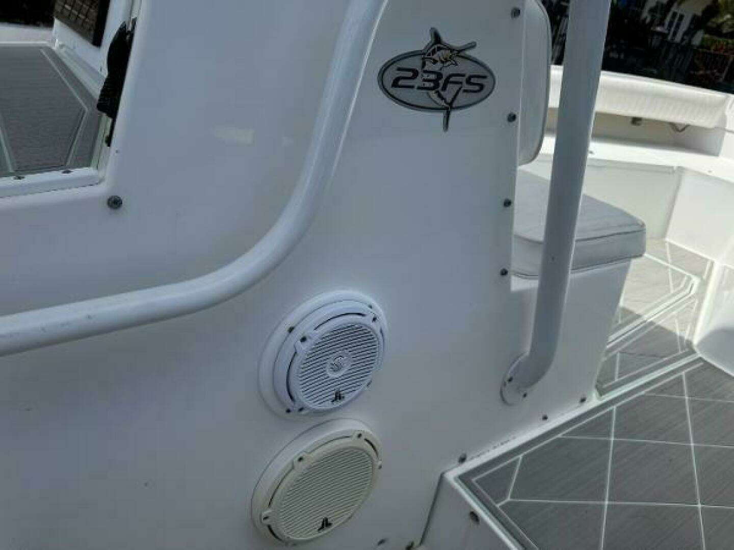 2005 Regulator 23 Center Console - Image 25