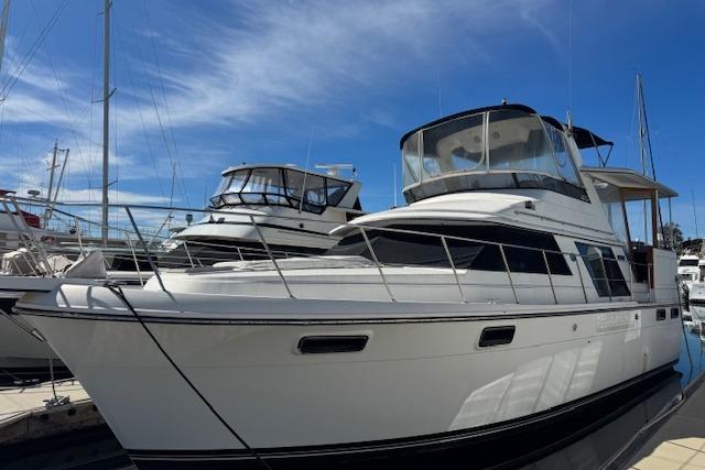 1986 Carver 4207 Aft Cabin Motor Yacht