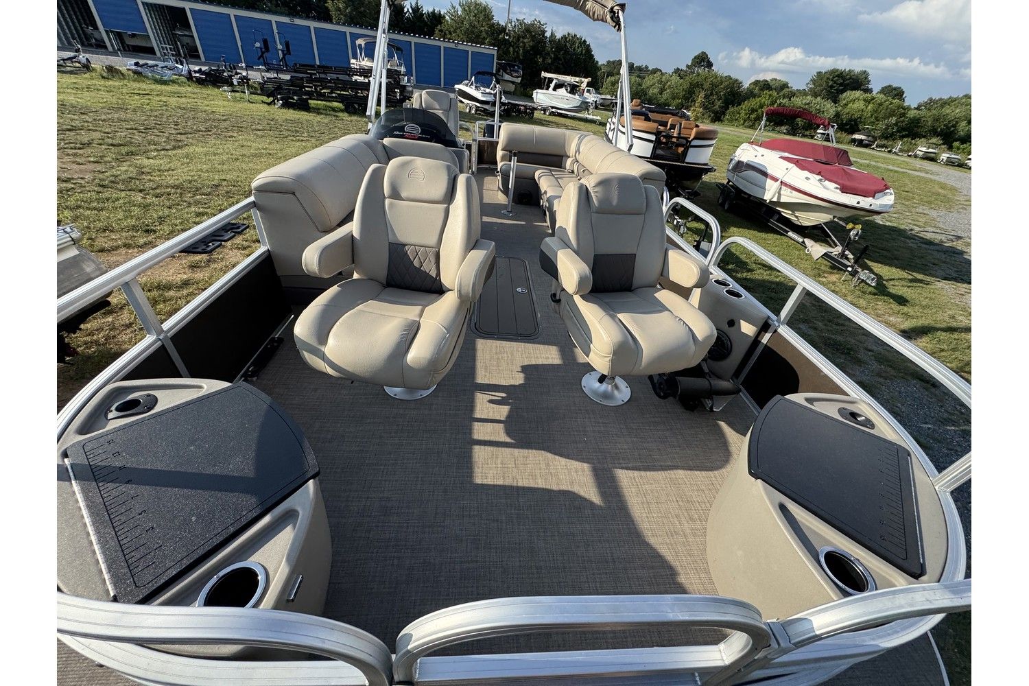 2023 Sun Tracker Sportfish 24 XP3 - 10