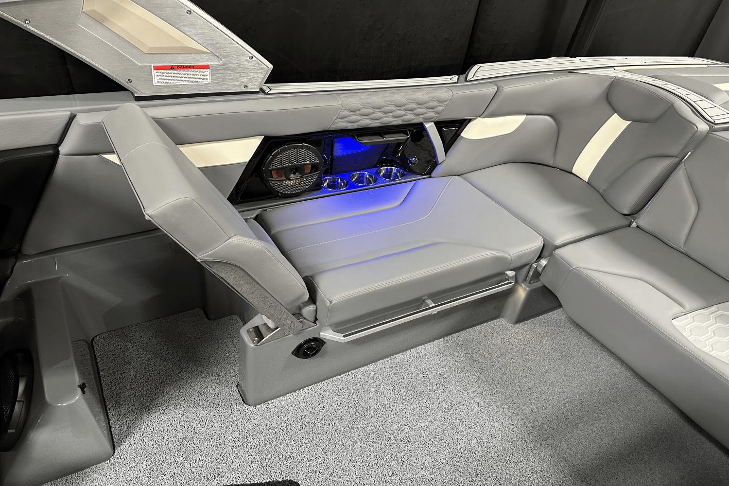 2025 MasterCraft XT24 - 65