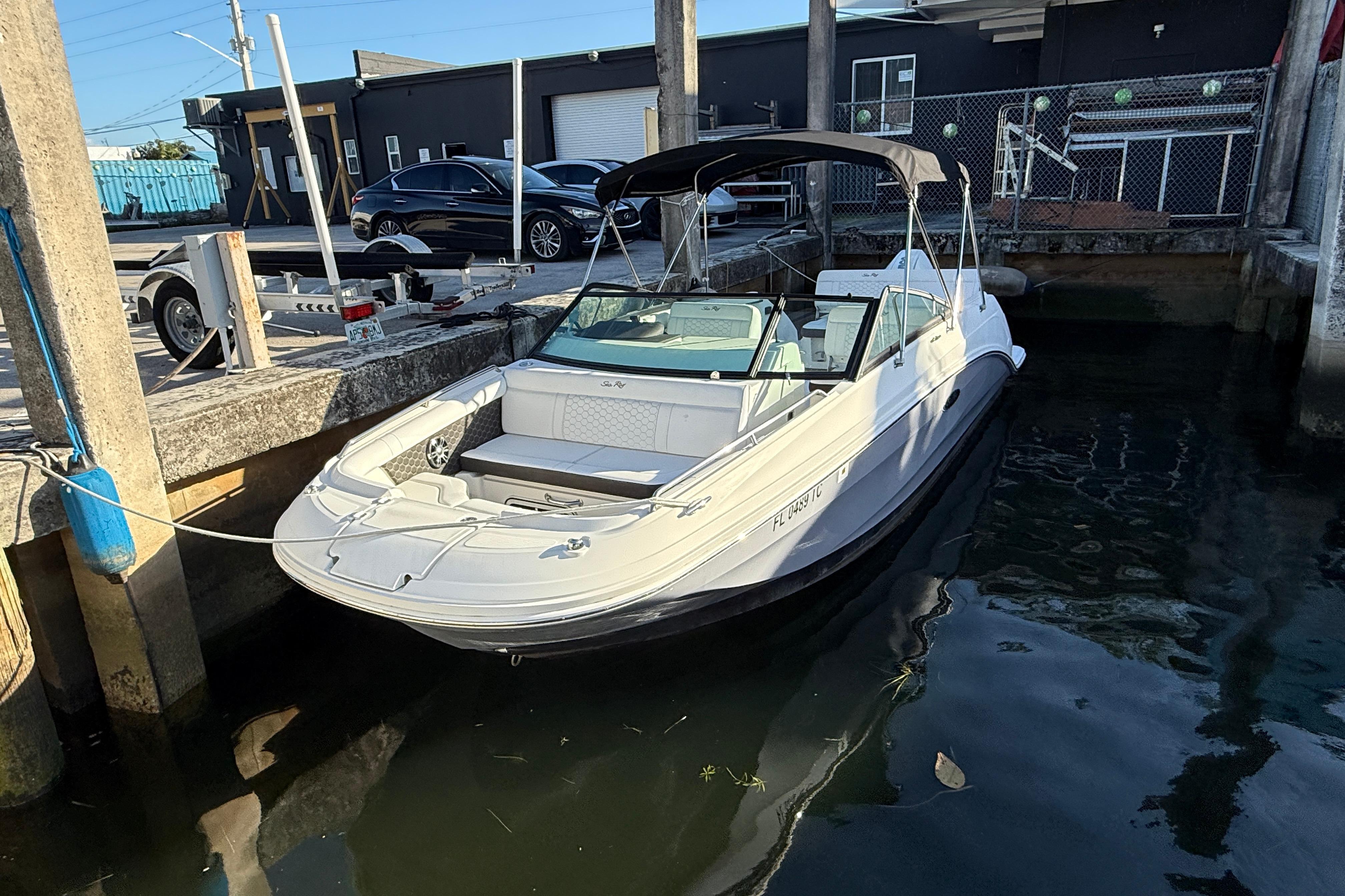 2022 Sea Ray SDX 250