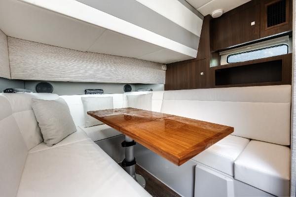2023 Cruisers Yachts 42 GLS OB - 5