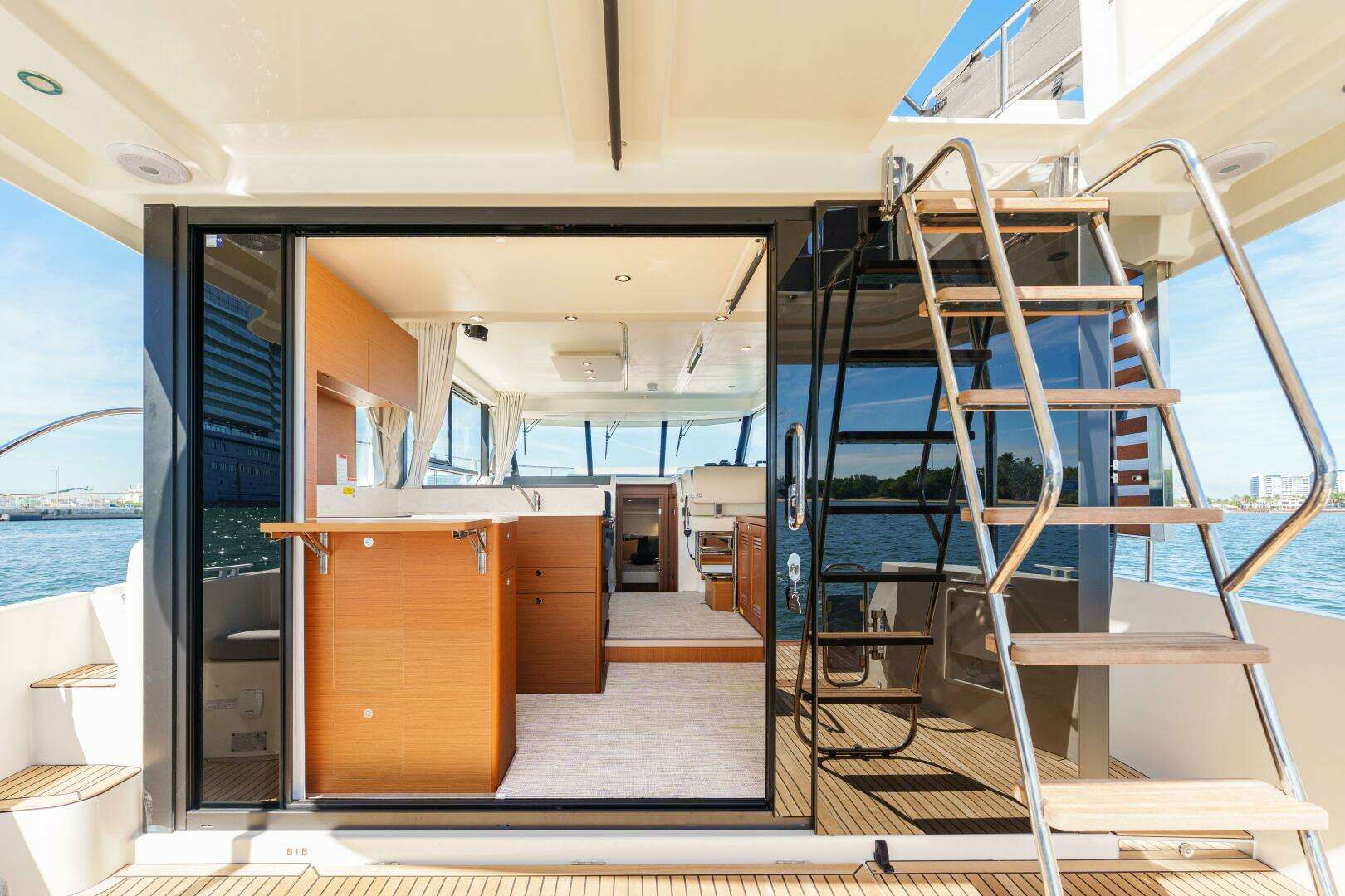 2025 Beneteau — - Image 35