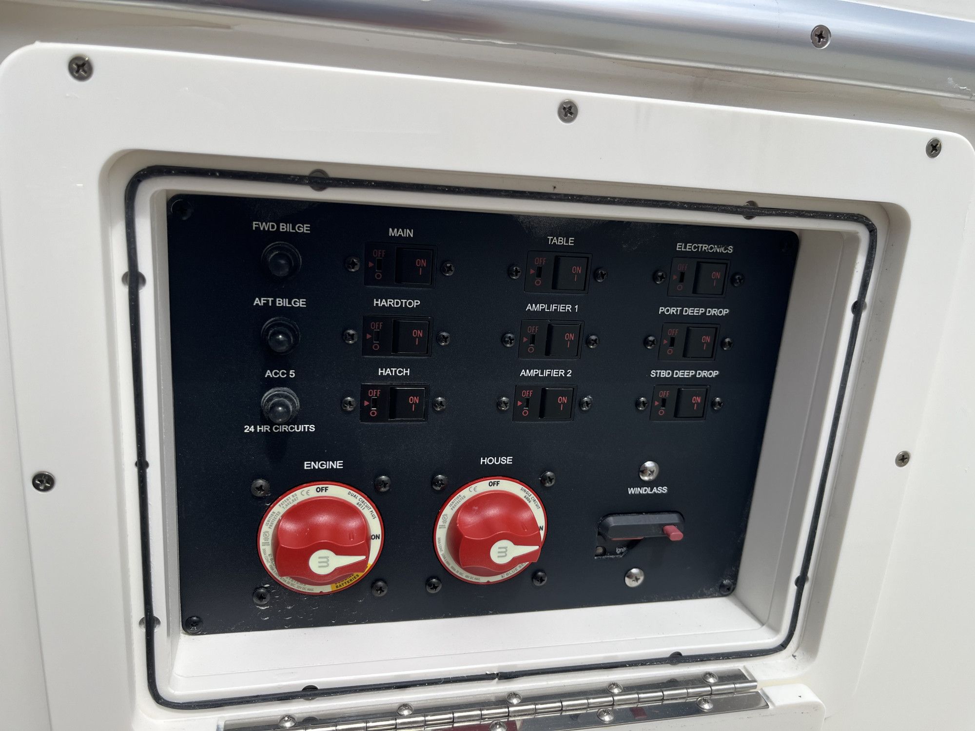 2026 Cobia 305 Center Console - 46