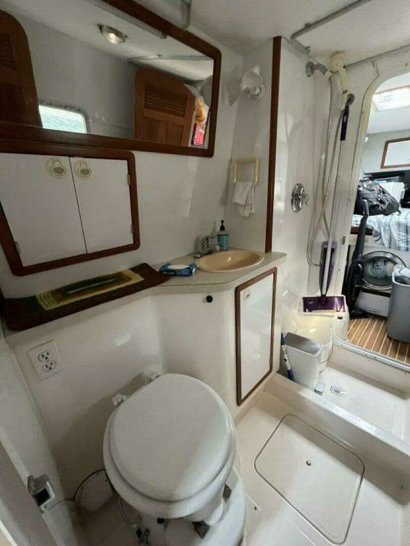 1997 Manta 40 - Image 46