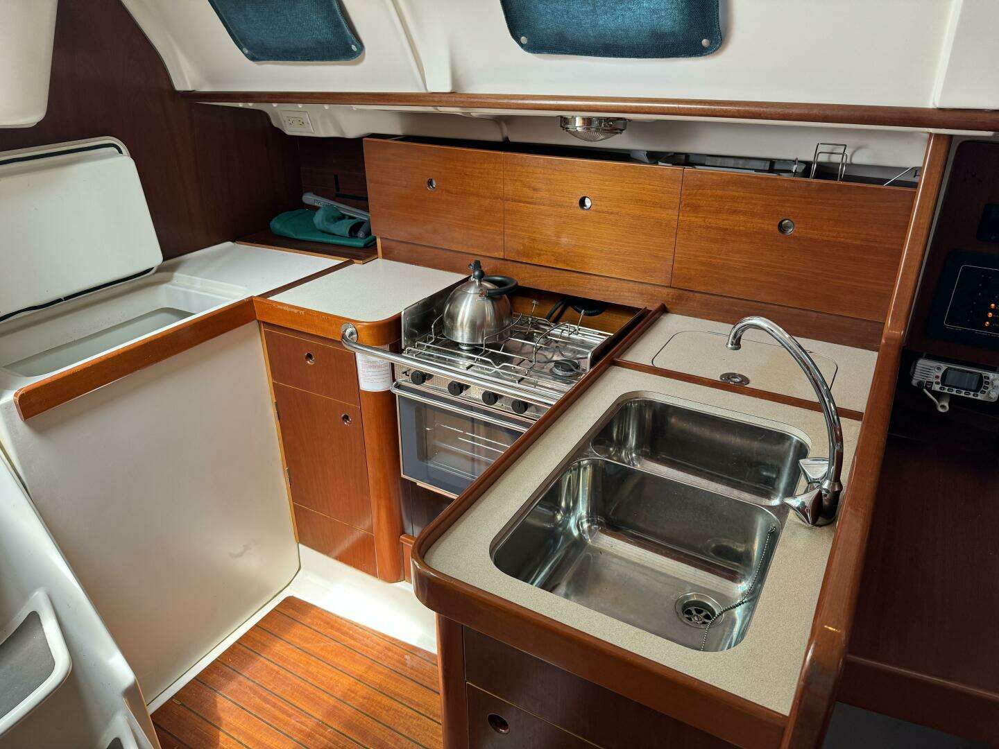 1996 Beneteau Oceanis 321 - Image 20