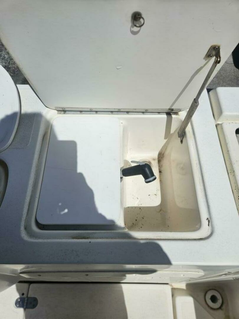 1995 Pursuit 2600 CC - Image 35