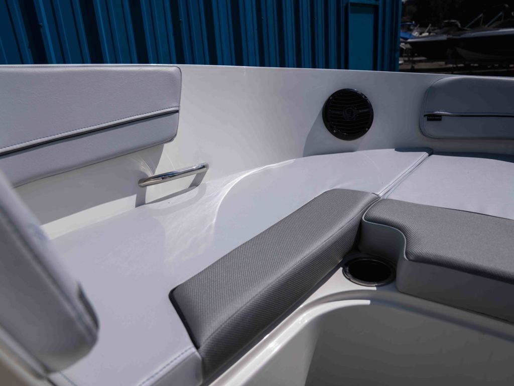 2026 Bayliner VR6 Bowrider I/O - 11