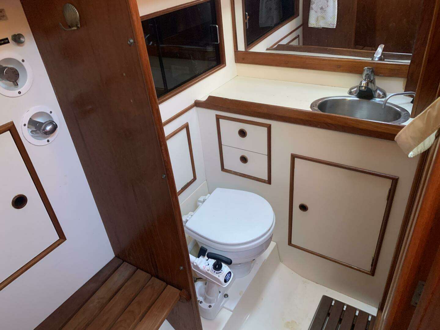 1987 Nonsuch Ultra 30 - Image 44