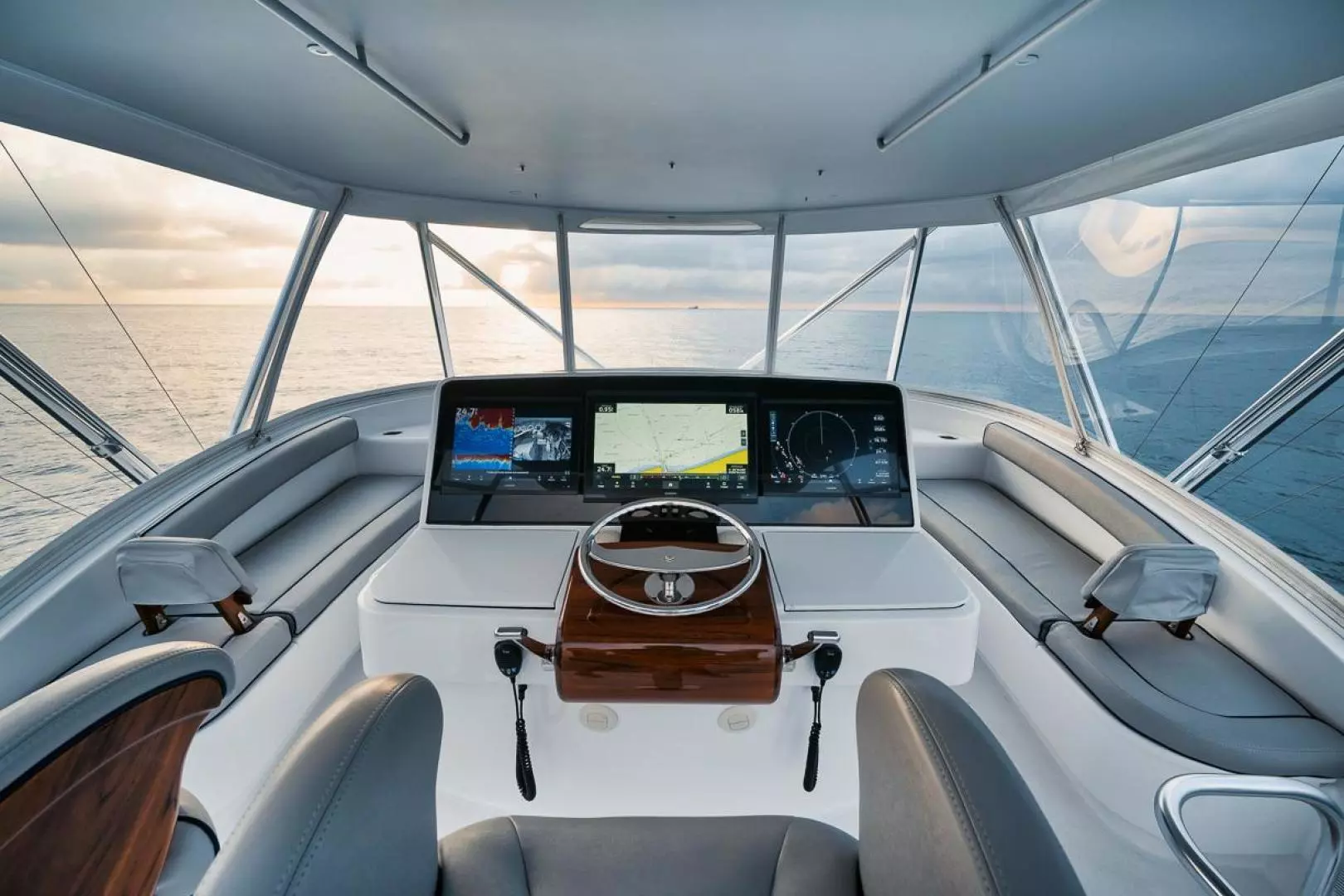 2020 Hatteras Convertible GT59 - Image 25