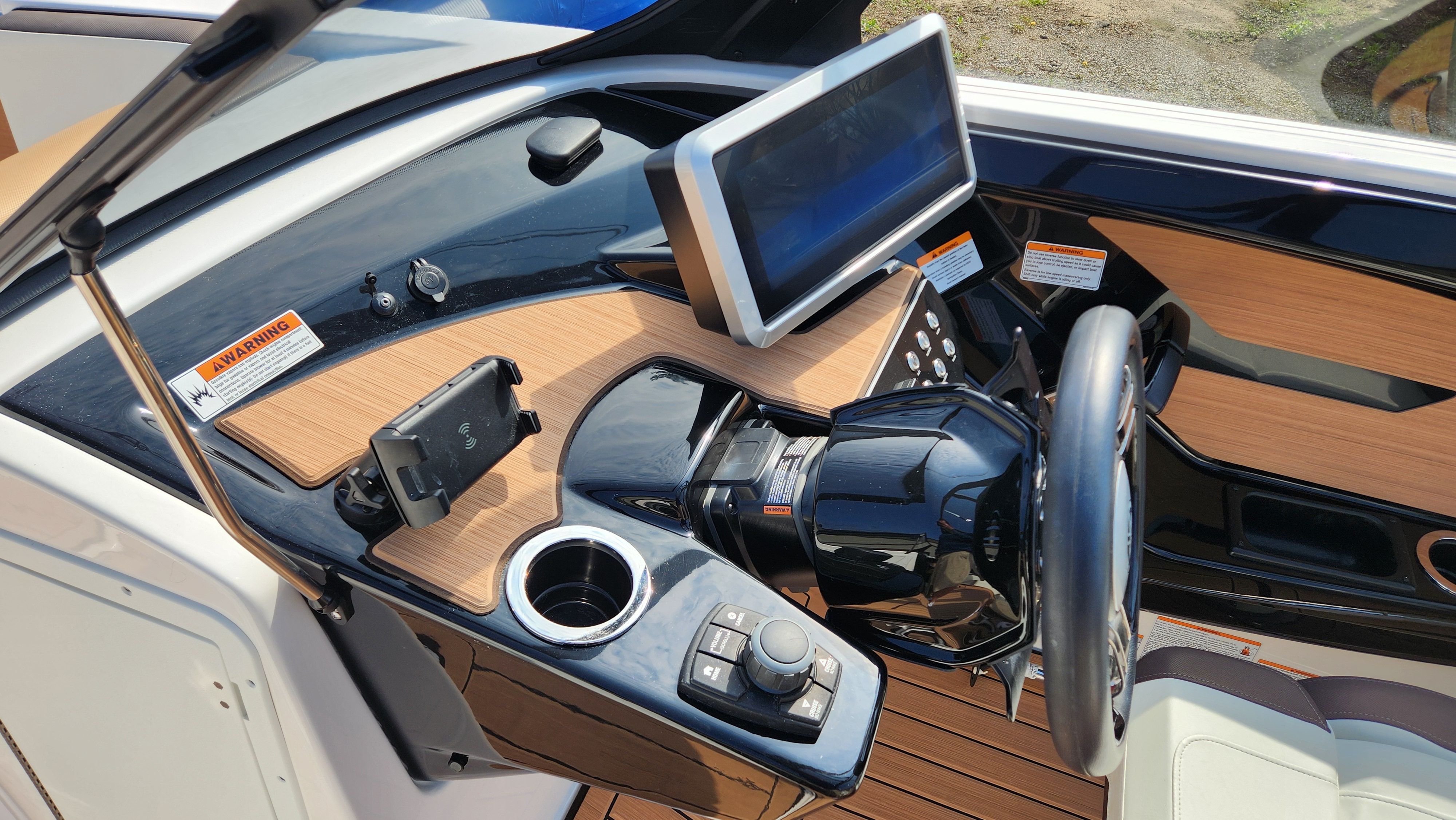 2023 Yamaha Boats 222SD - 61