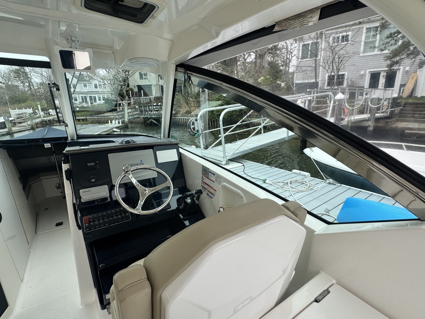 2017 Pursuit 295 DC - Image 5