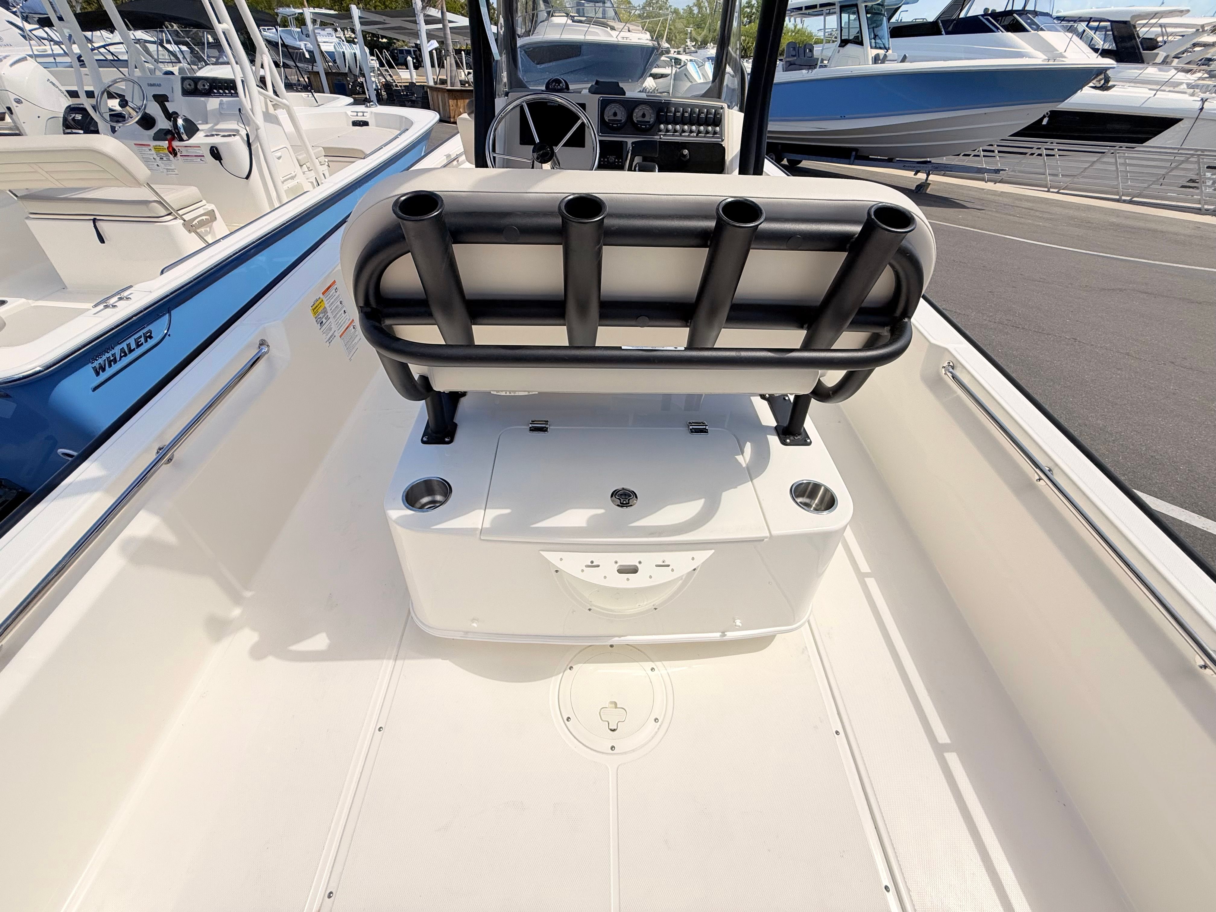 2026 Boston Whaler 210 Montauk - 17