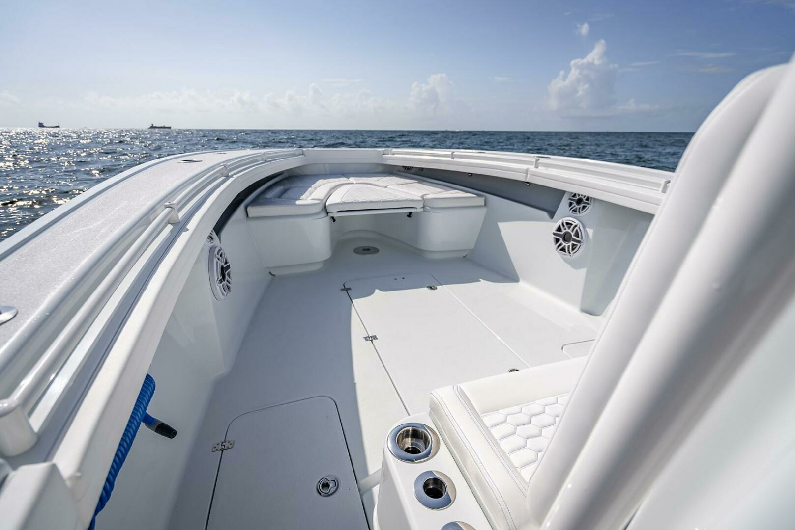 2025 Yellowfin 34 Offshore - Image 35