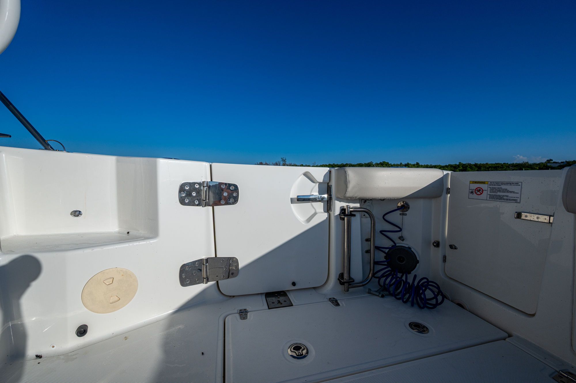 2023 BOSTON WHALER 325 CONQUEST - Image 21