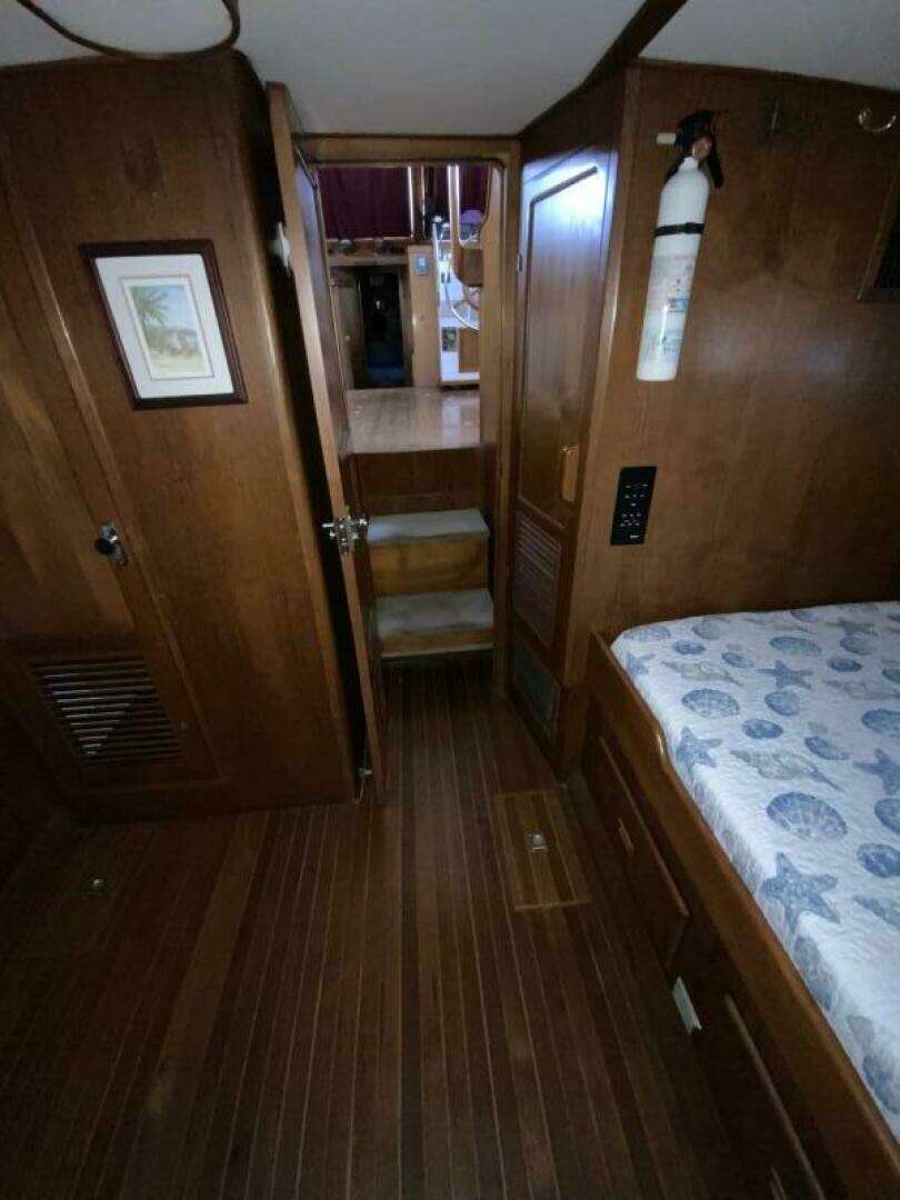 1987 President 41 Double Cabin Motor Yacht - Image 43