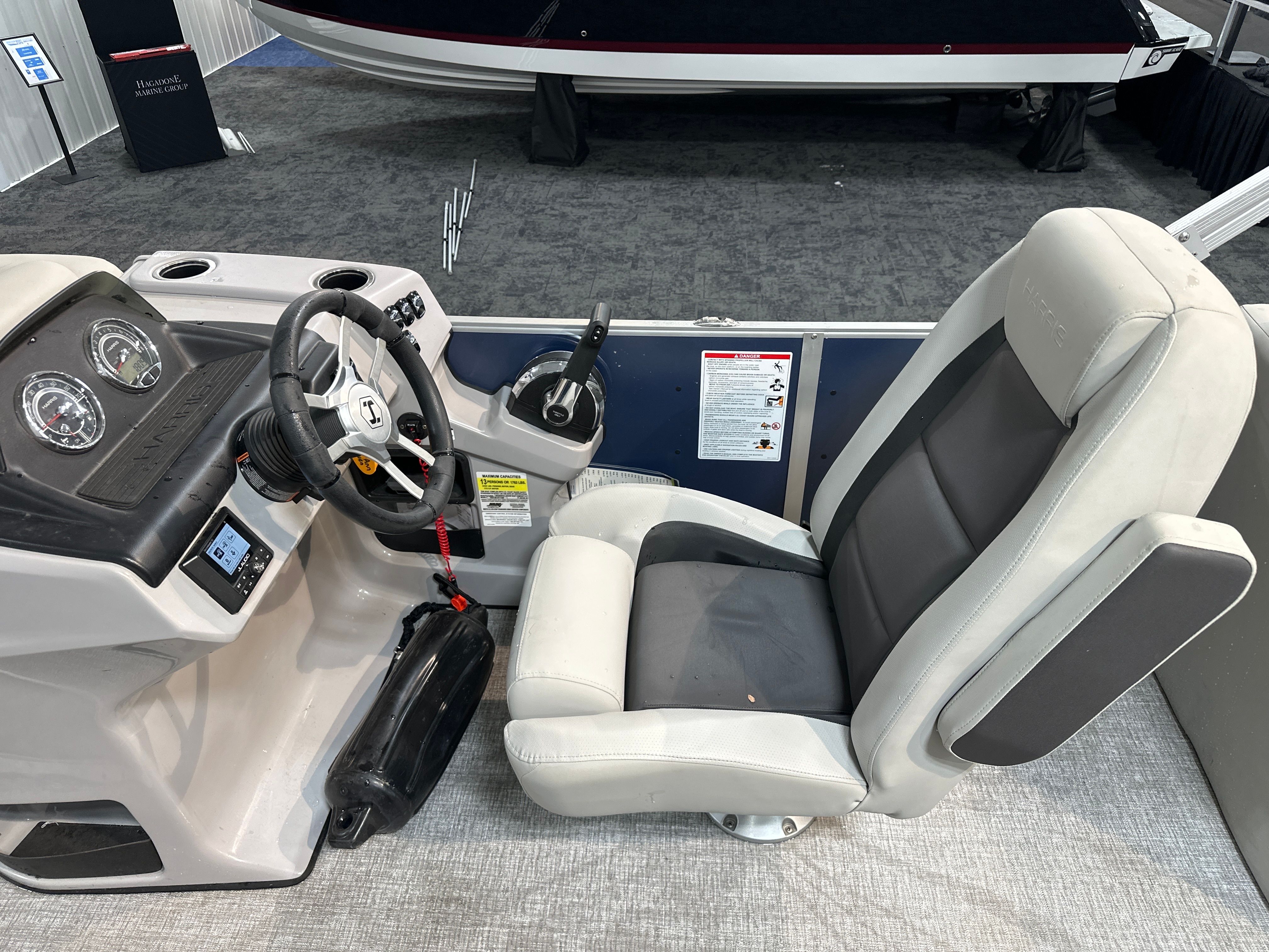 2025 Harris Cruiser 230 - 17