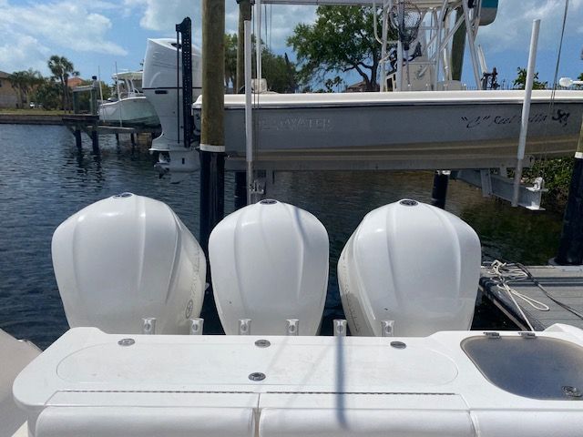 2014 Everglades 350LX - 5