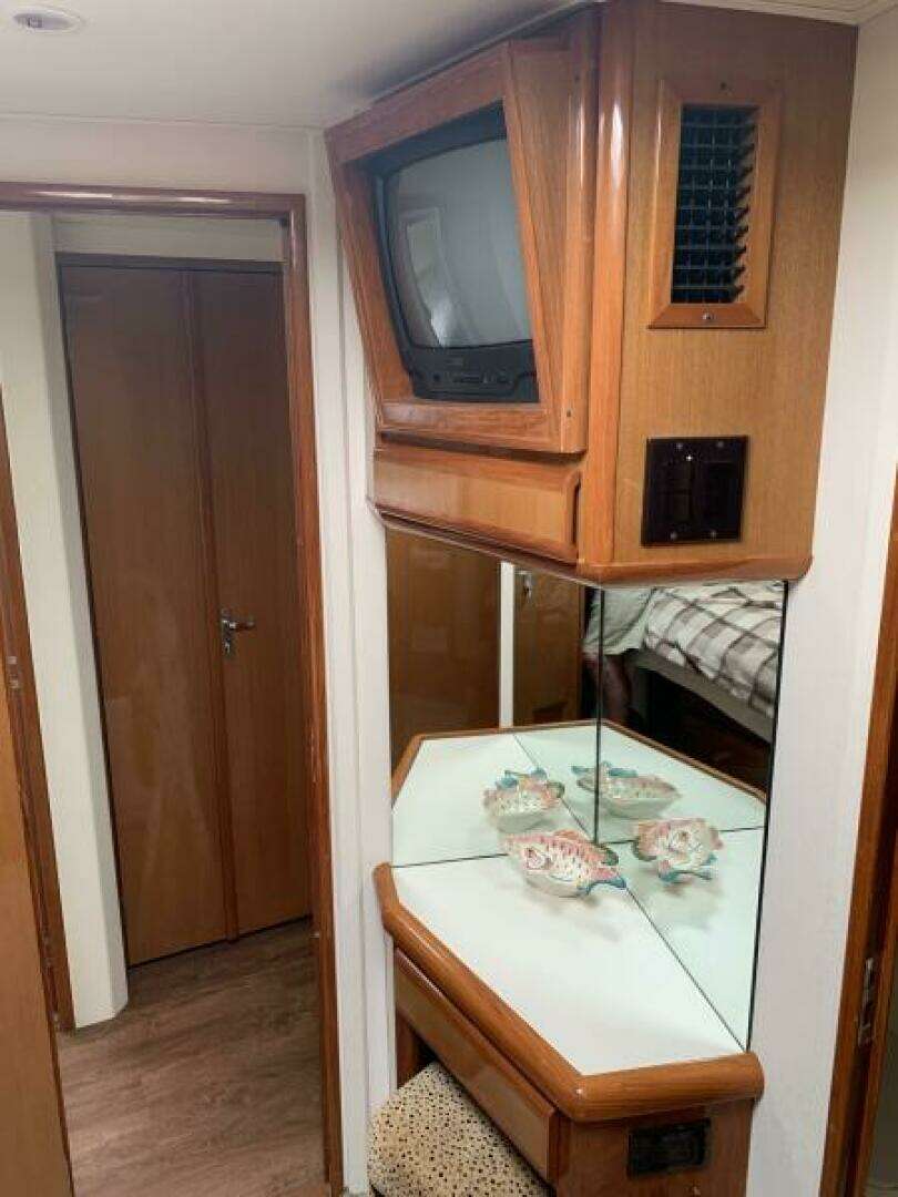 2000 Viking 50 Convertible Sportfish - Image 22