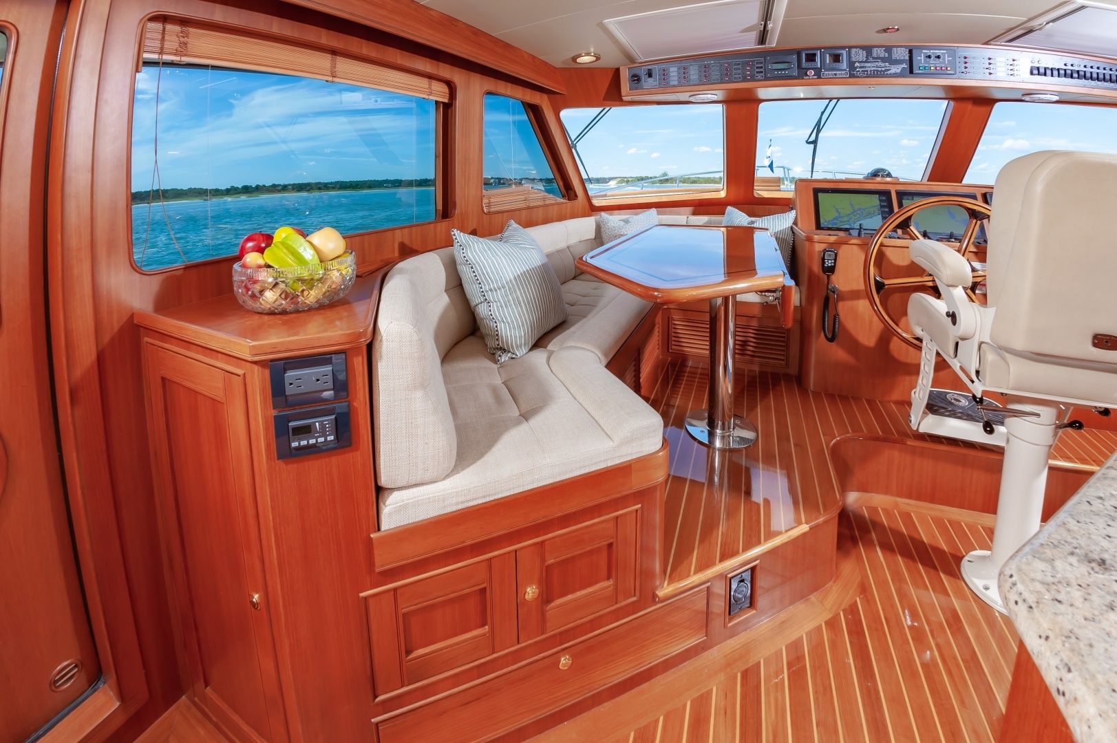 2015 Marlow Explorer 58E - Image 17