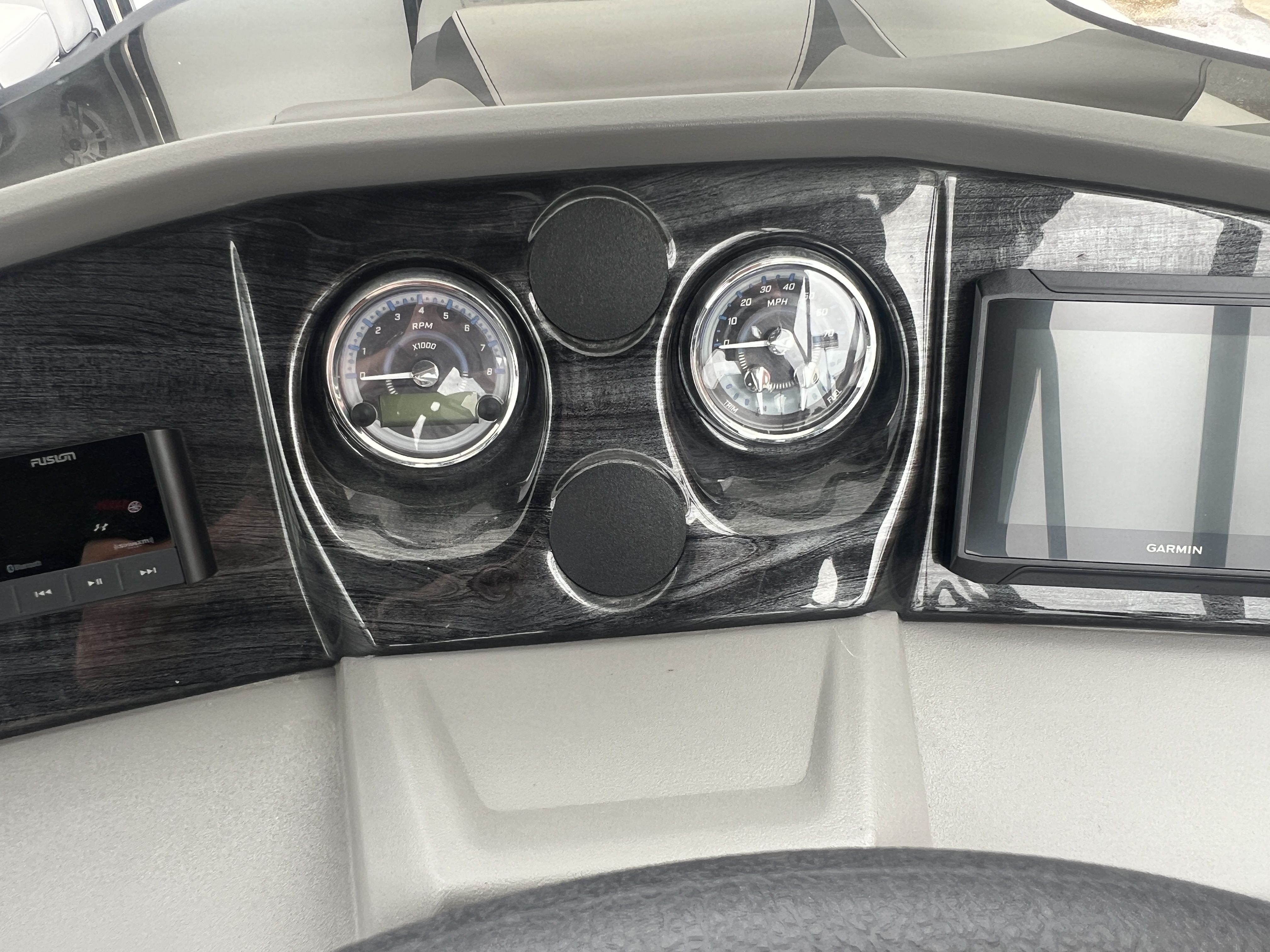 2025 Avalon LSZ Versatile Rear Bench - 23' - 25