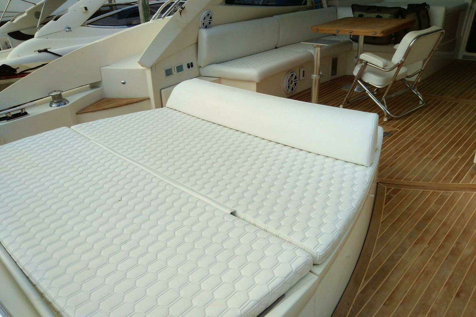 2010 Azimut Atlantis 54 - Image 12