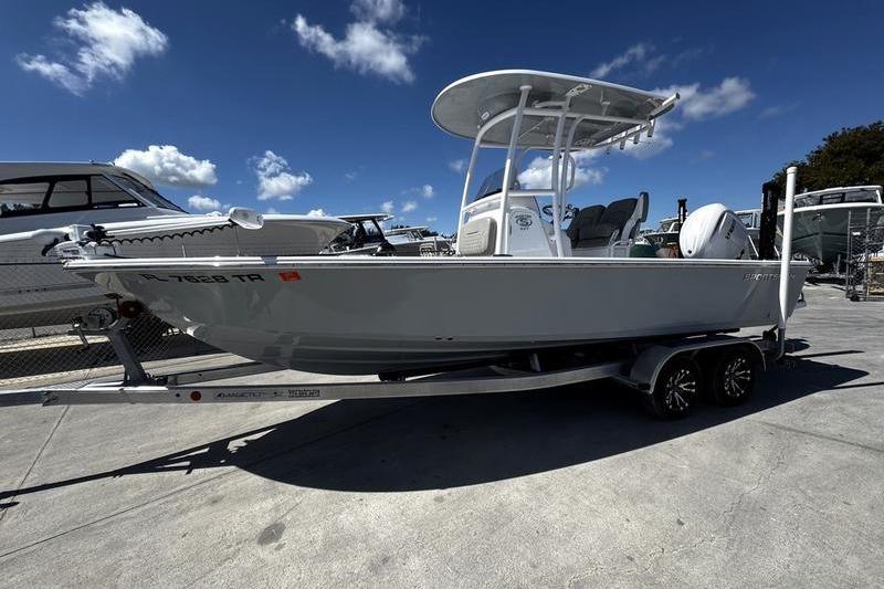 2024 Sportsman Masters 227 Bay Boat