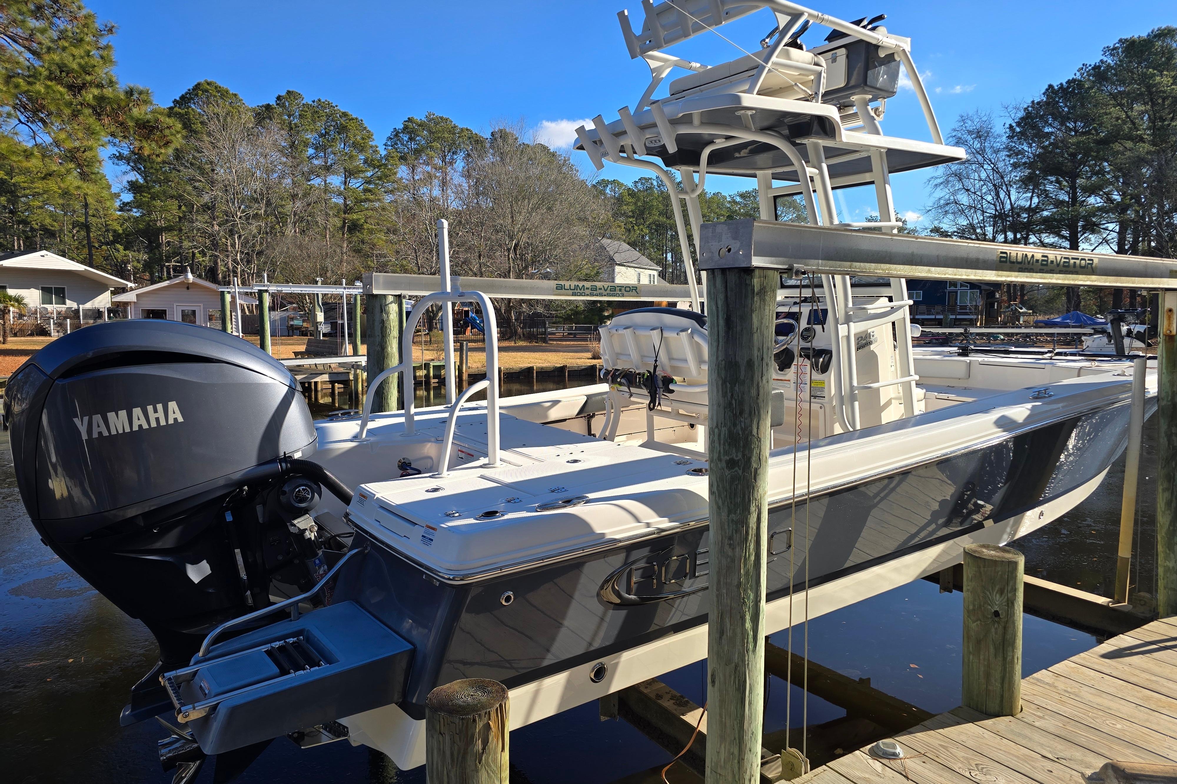 2022 Robalo 246 Cayman SD