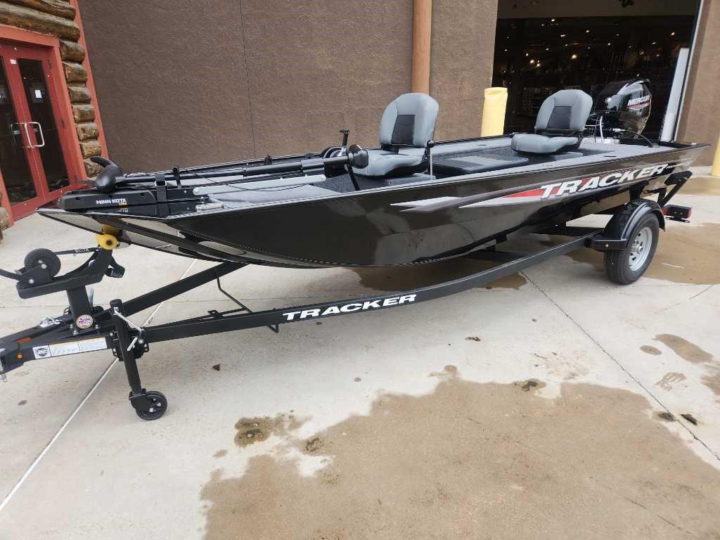 2025 Tracker Panfish 17