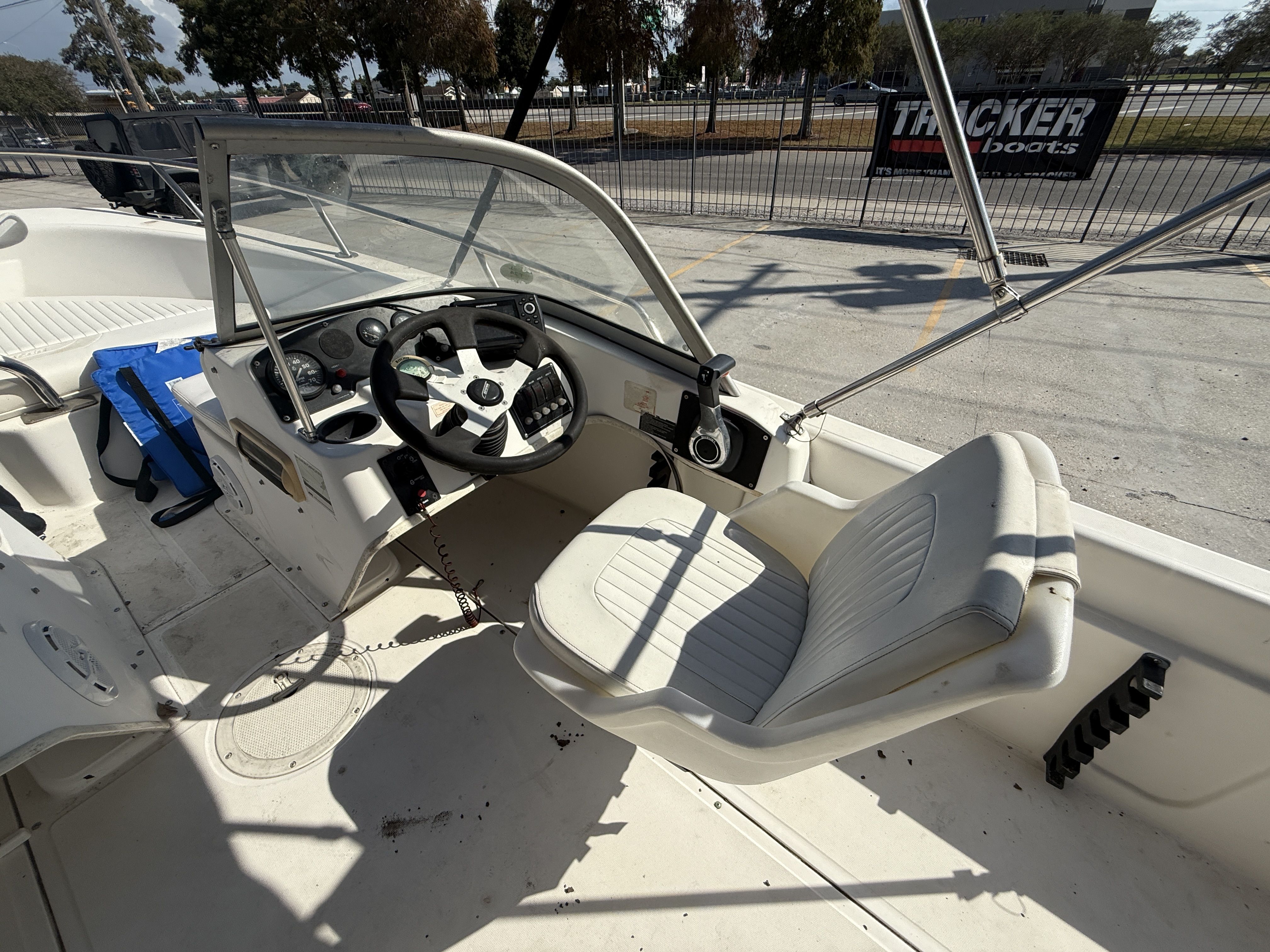 2002 Boston Whaler Ventura 160 - 7